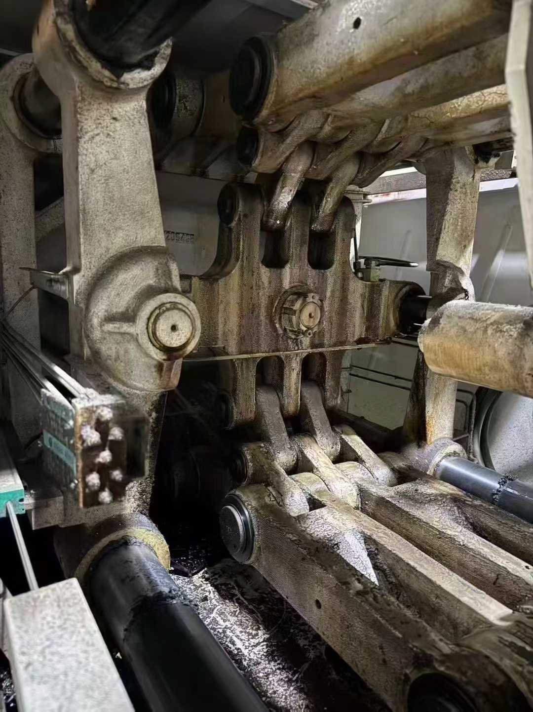 JSw fully electric 140, two 180s, one Chuankou hydraulic press 220.