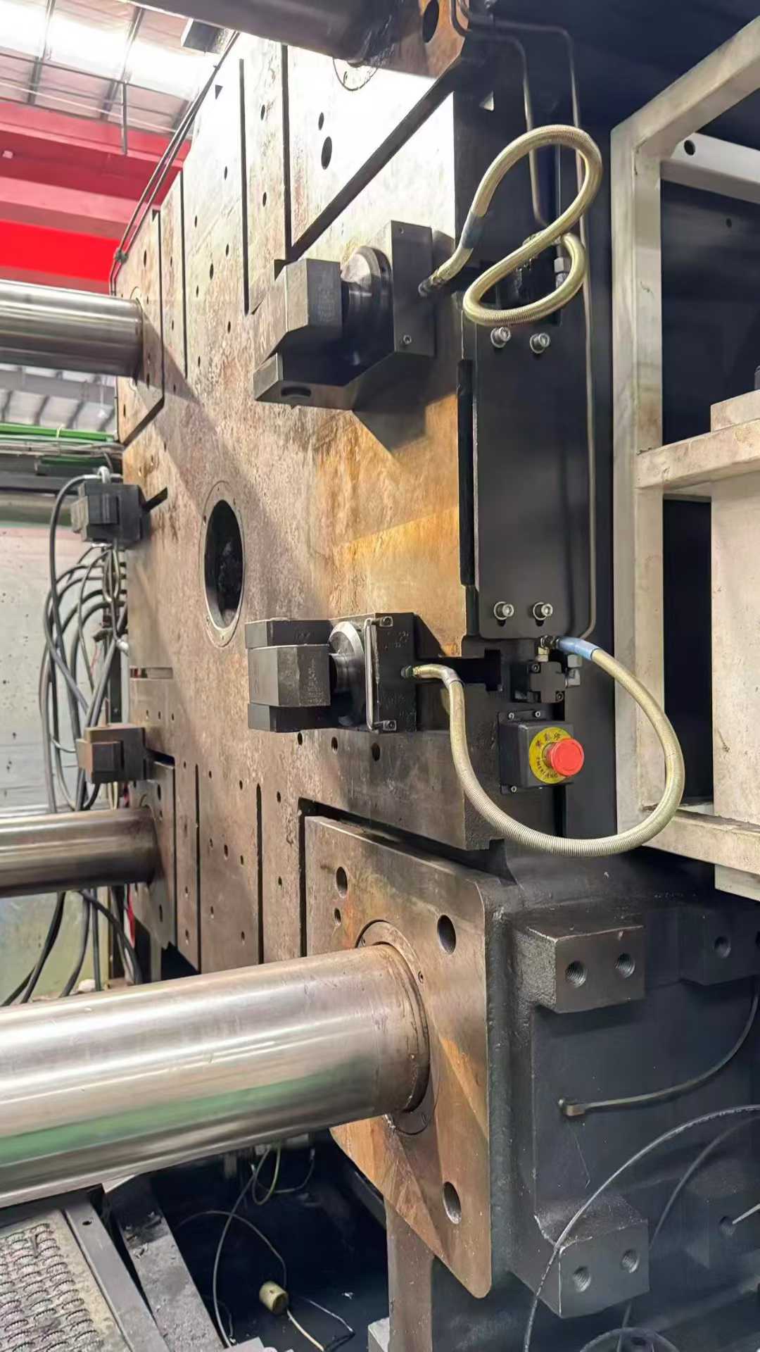 Berloc 1100T, 2023 servo model, lower mold 1.26 meters.