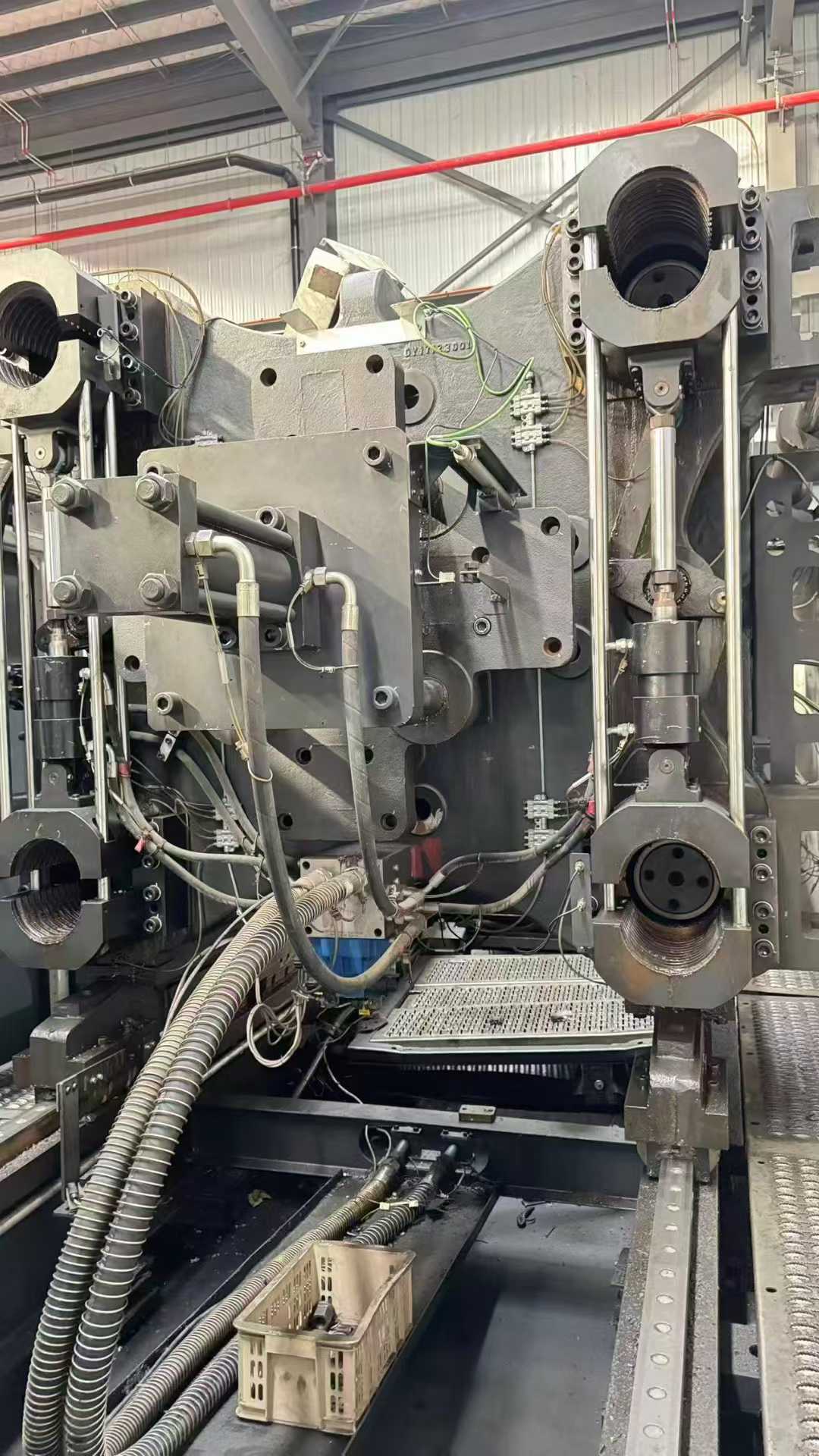 Berloc 1100T, 2023 servo model, lower mold 1.26 meters.