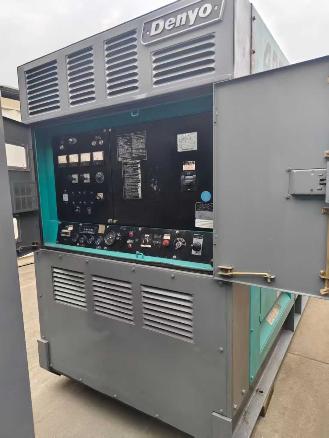 300kw second-hand imported diesel generator set with Mitsubishi soundproof enclosure S6B3.