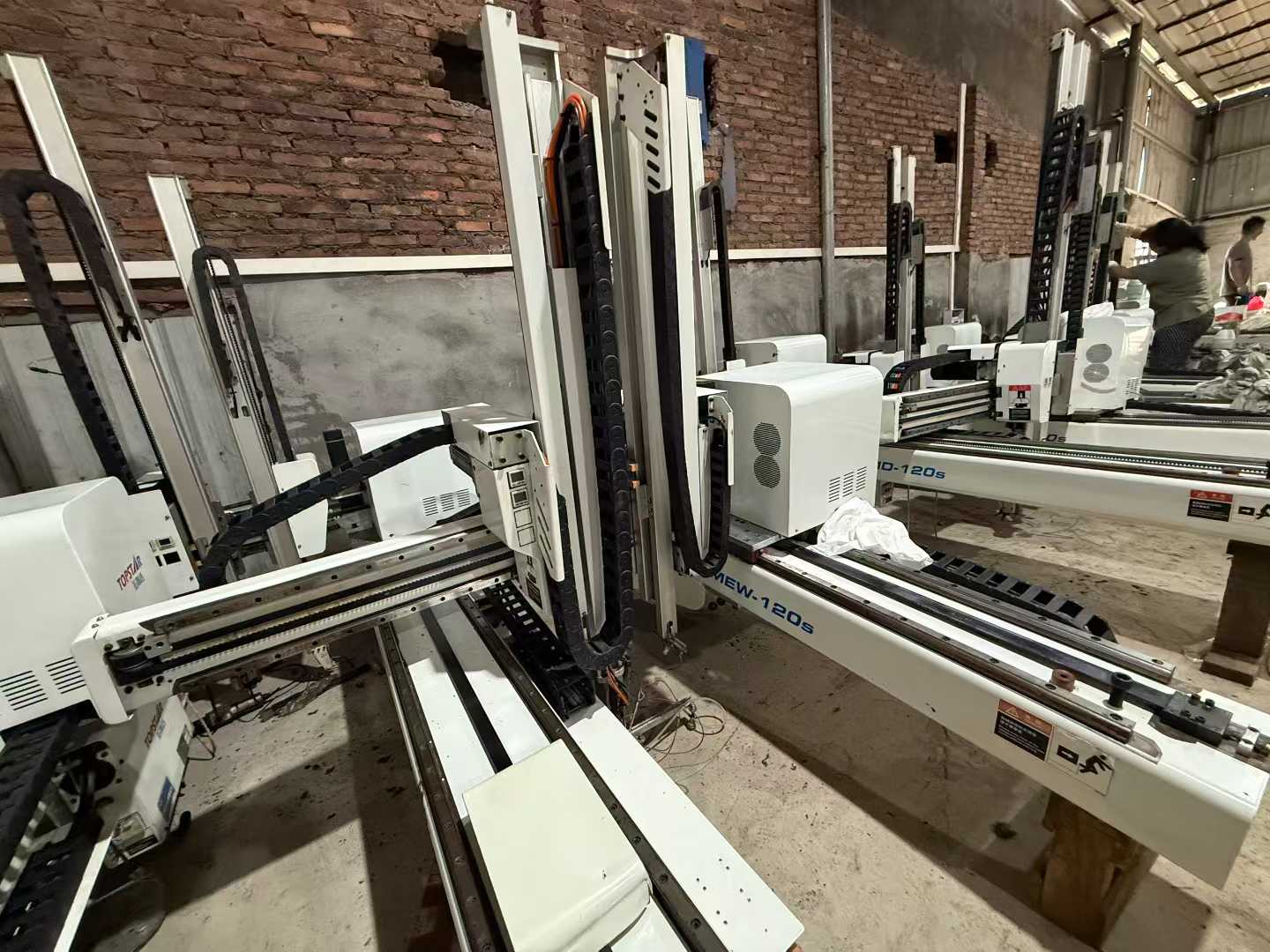 Tuosida 80s – 120s Five-axis robotic arms – a batch.