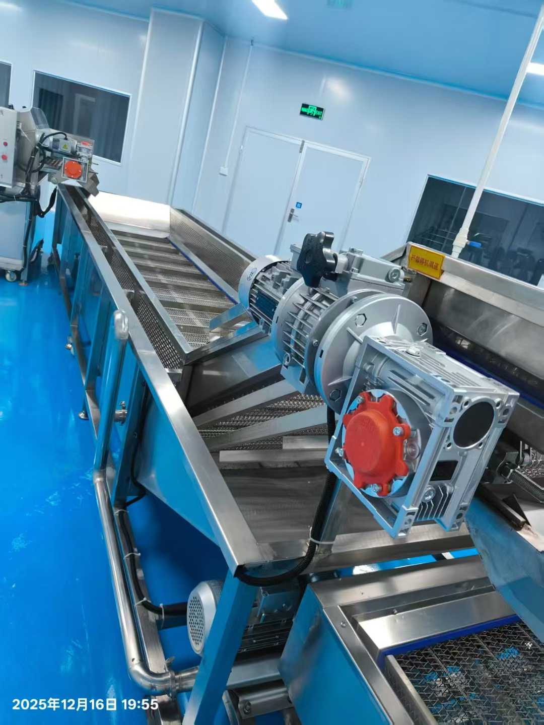 A set of food processing equipment: cleaning, drying, pasteurization.