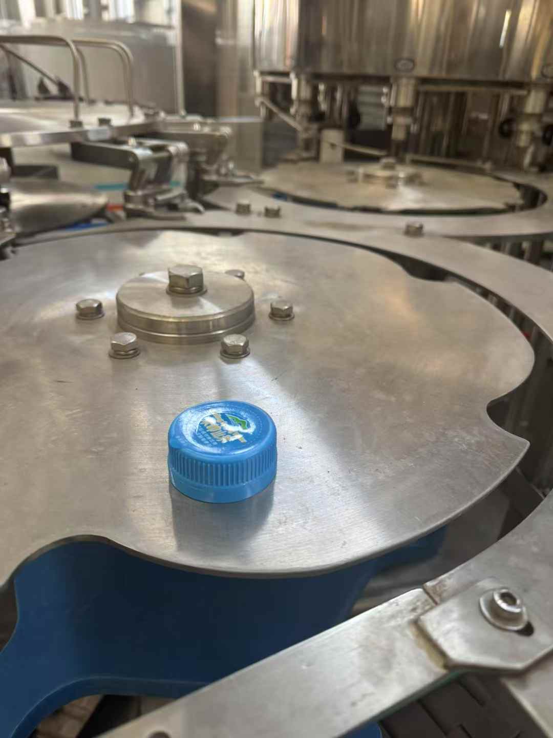 12 units of the three-in-one, 5-liter disposable plunger water filling machine.