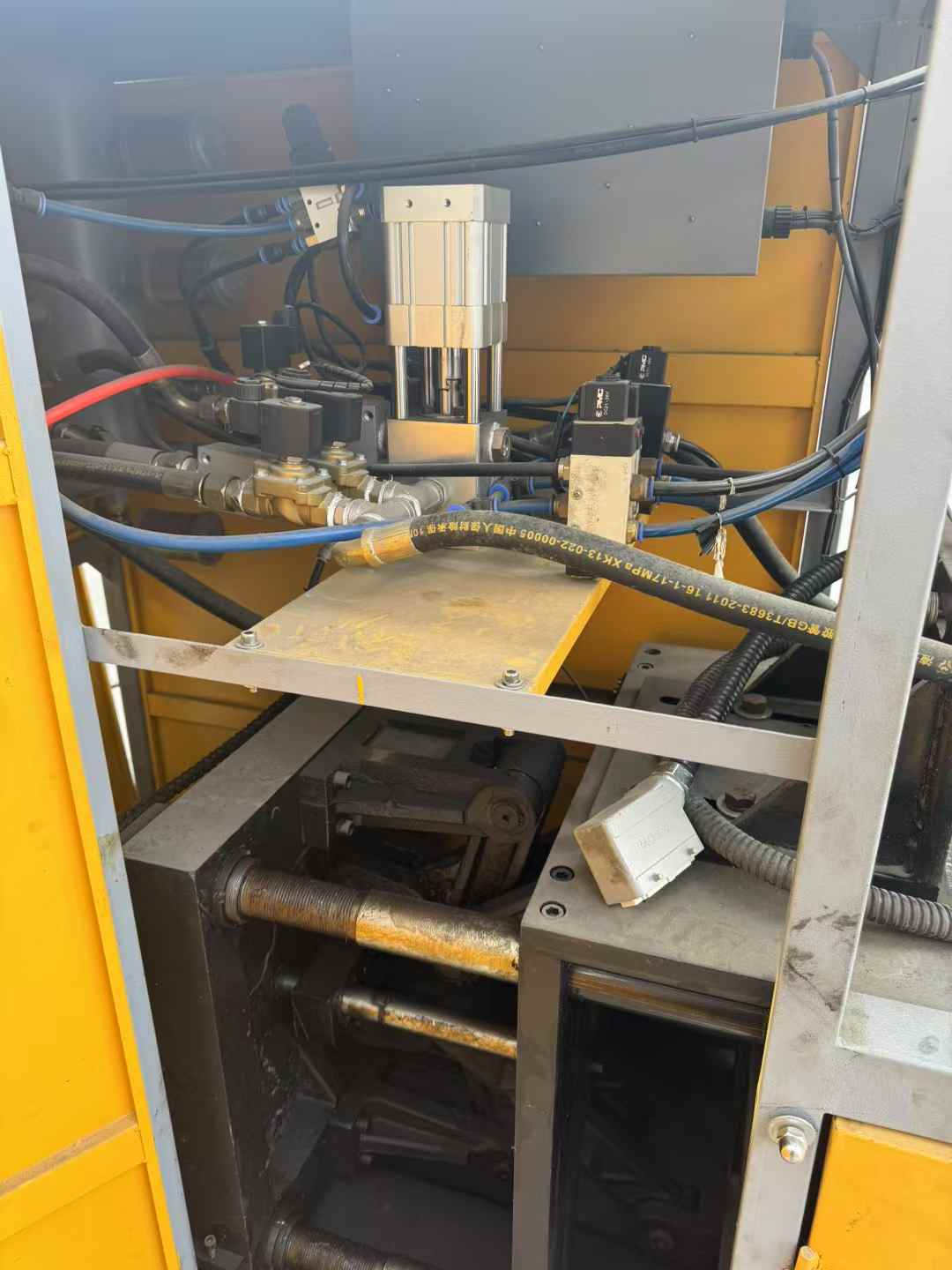 Elegant 20L semi-automatic.