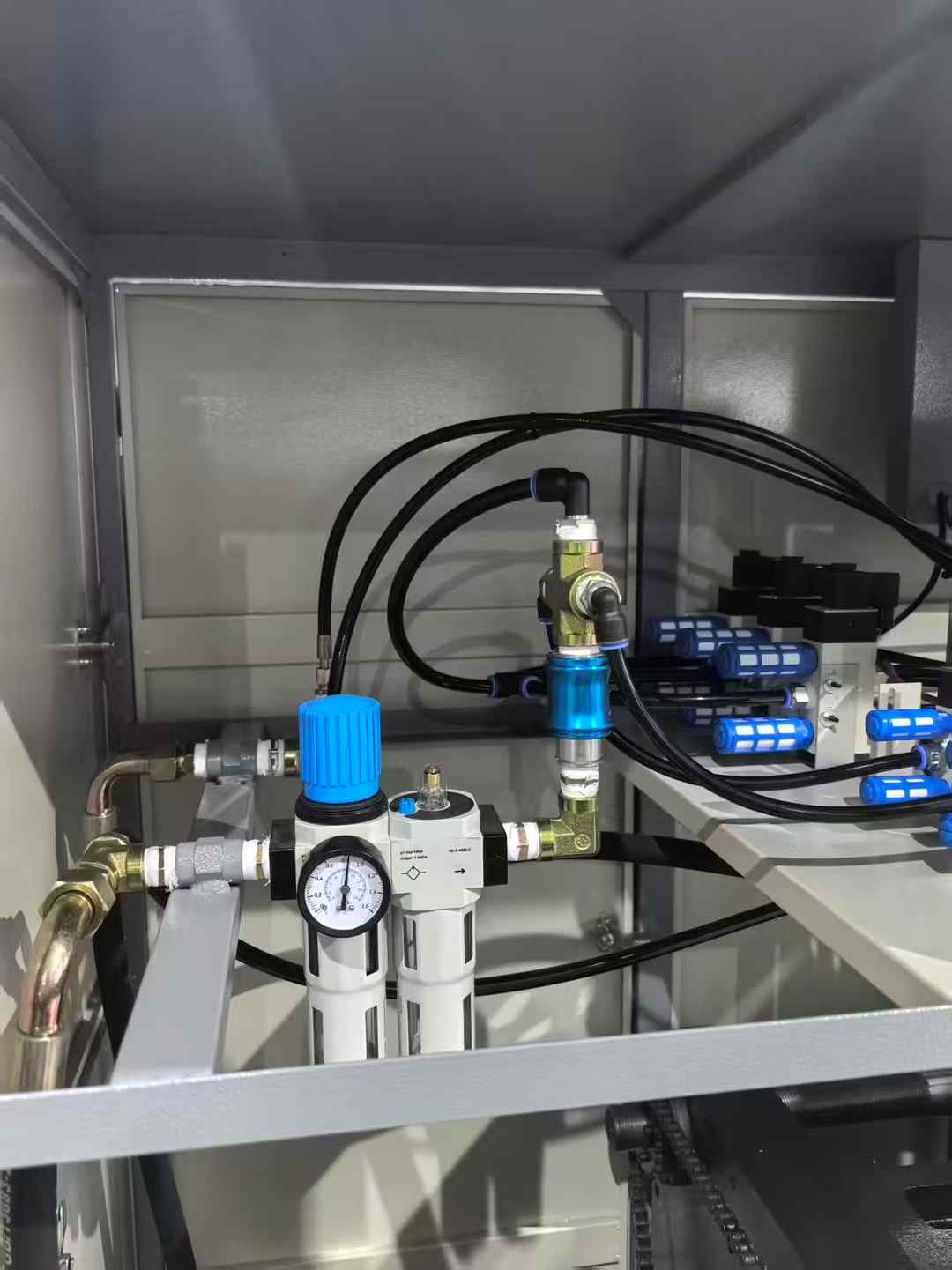 A brand new, high-end 20-liter semi-automatic unit – also available at a wholesale price.