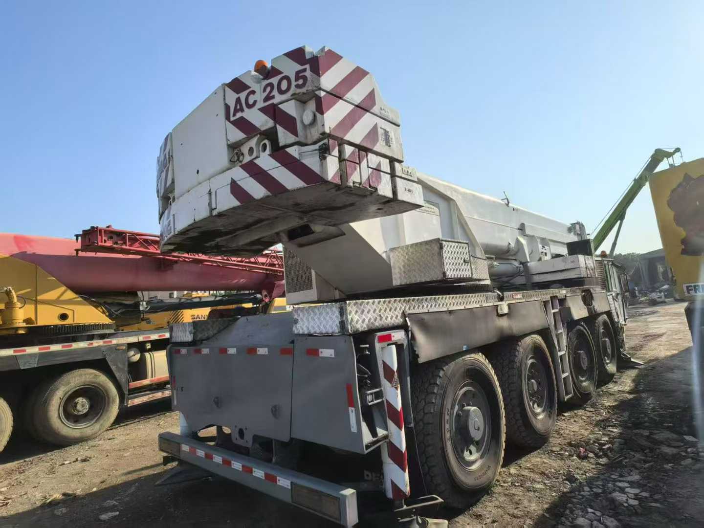 Demag 80-ton crane, 2002 model.