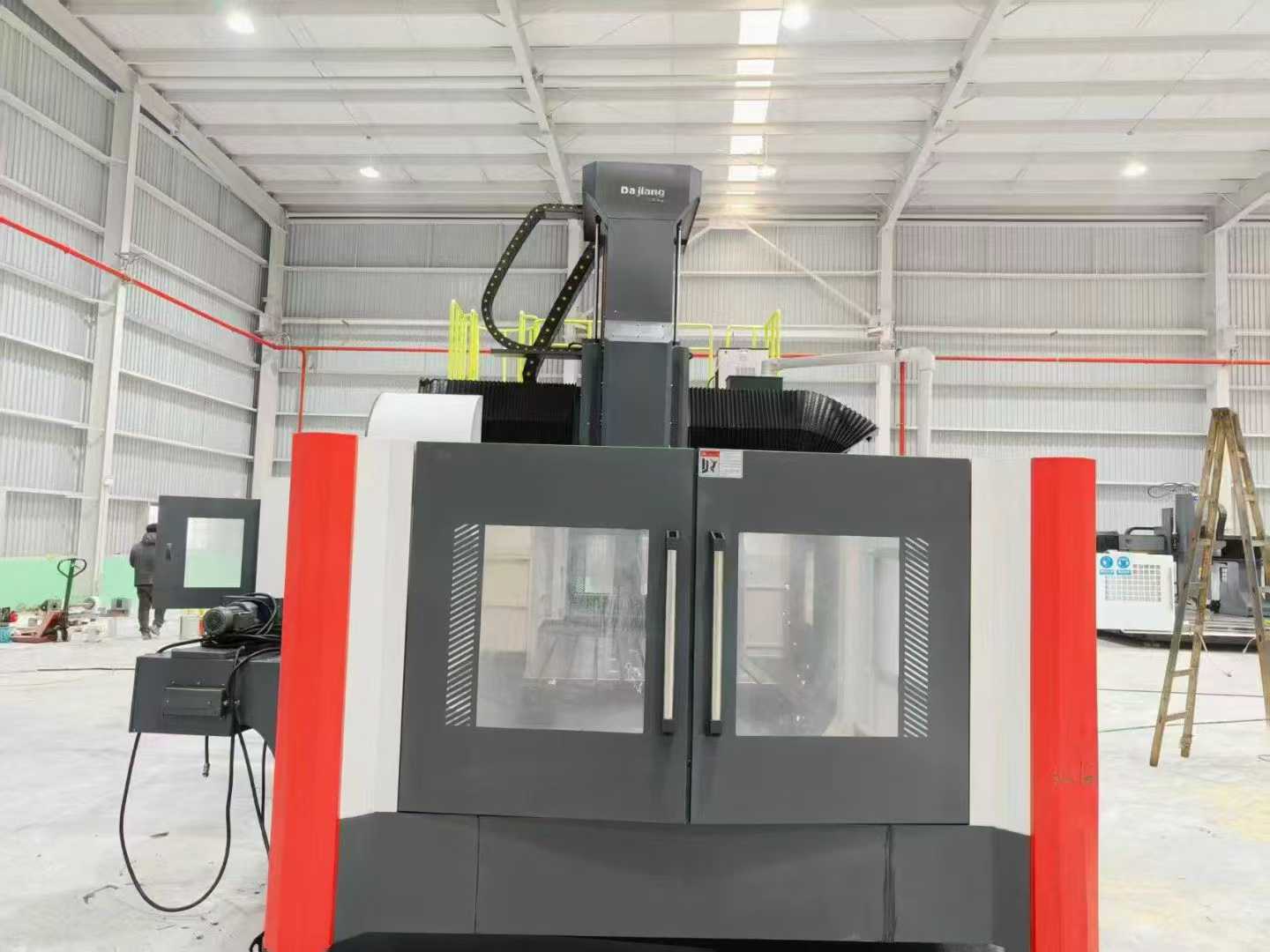 Longmen machining center.