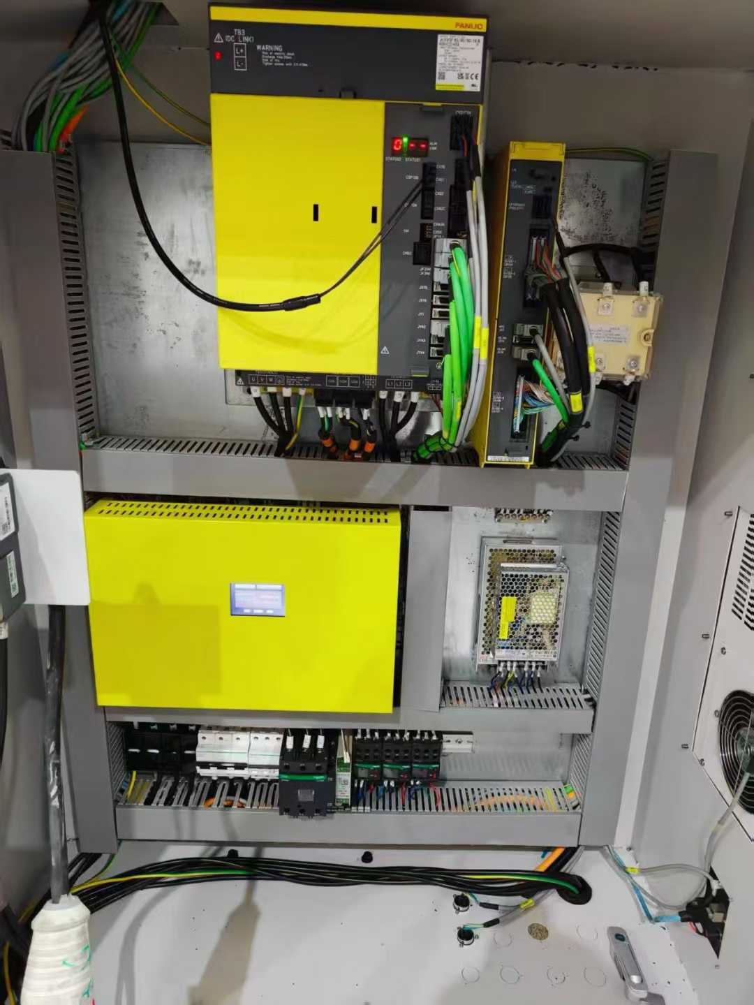 Longmen machining center.