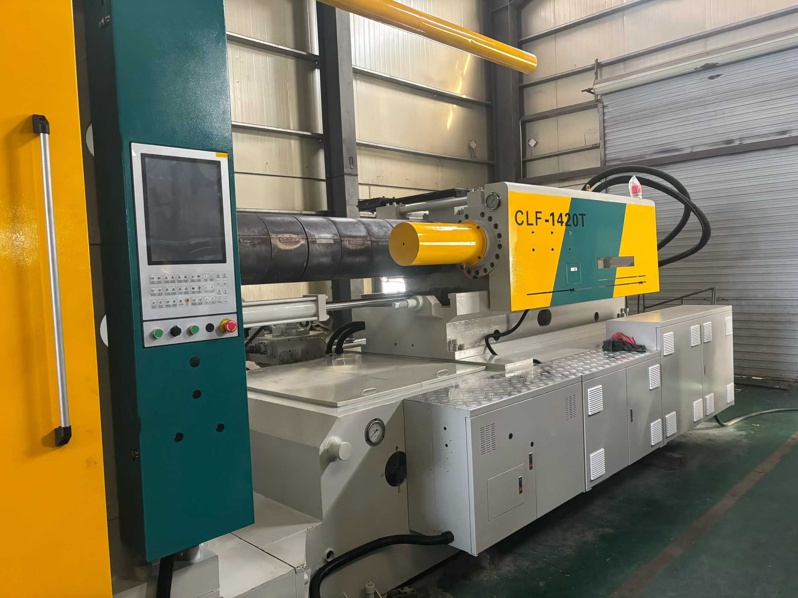 Quanli Fa 1420 T. 2 units. Screw shafts with 120 and 140 diameters. Huichuan servo system.