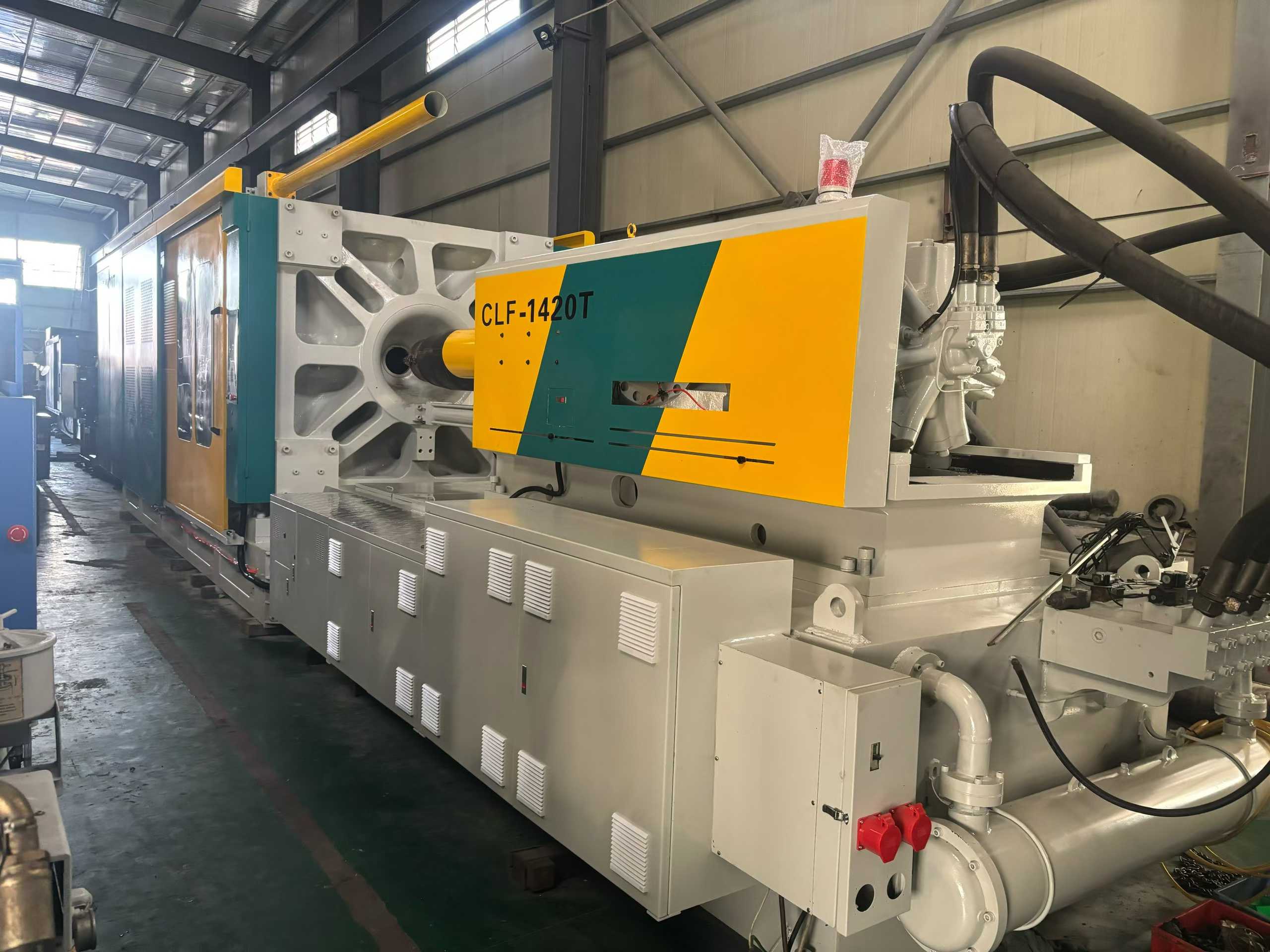 Quanli Fa 1420 T. 2 units. Screw shafts with 120 and 140 diameters. Huichuan servo system.