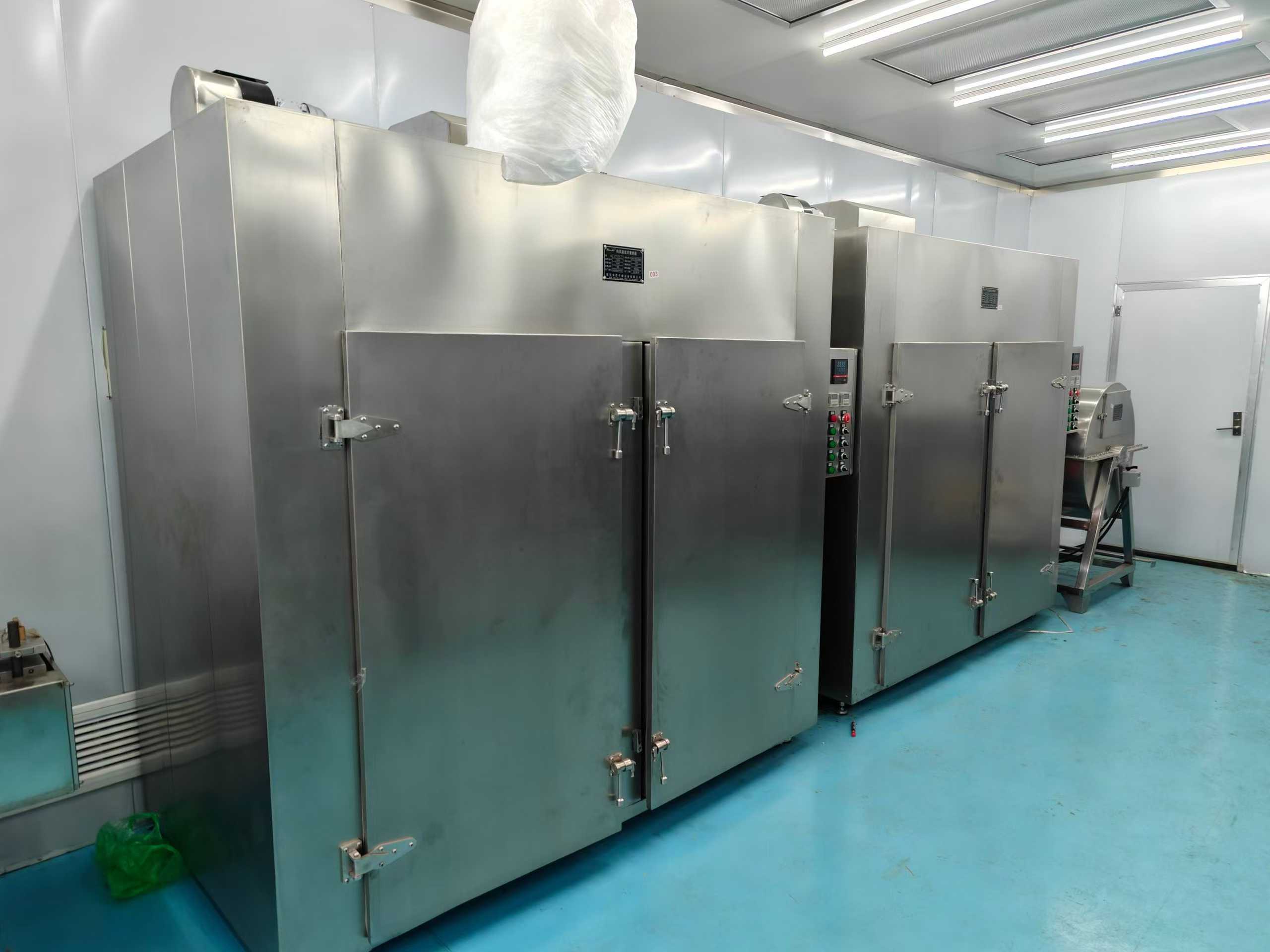 Boxing machine with adhesive application function + transparent film packaging machine.