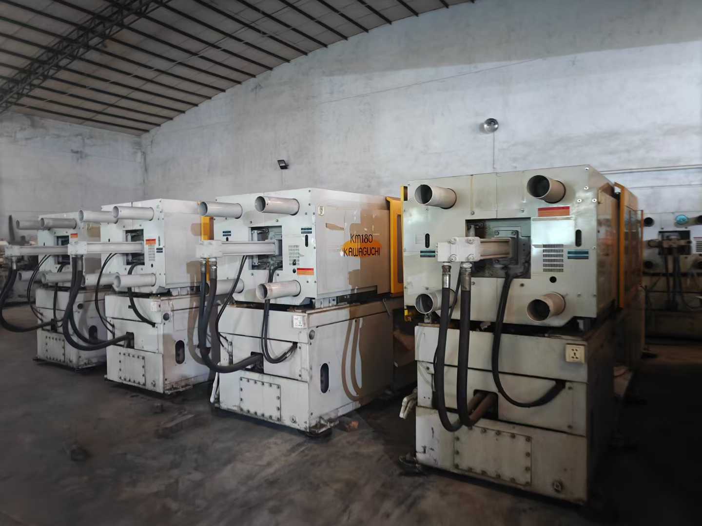 Kawaguchi KM140 – 1 unit KM180 – 4 units KX220 – 1 unit KM180C2, five units; KX180, two units.