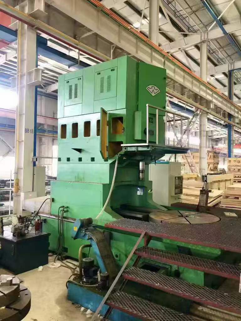 Wuhan Gewei 1.6 meters. CNC gear hobbing machine.