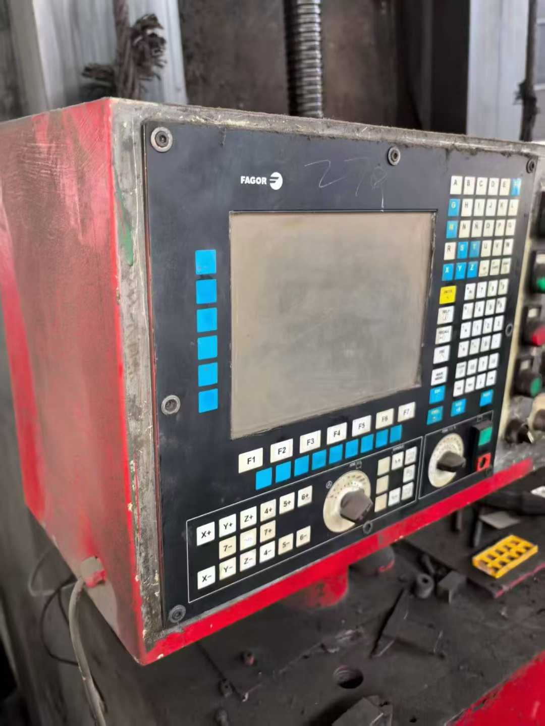 6916 CNC floor-type boring and milling machine. 3×6 m platform with 3×6 m Spanish Fagor 8055 system.