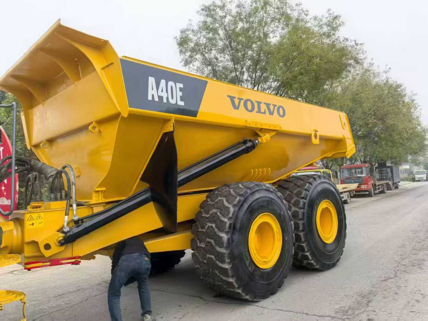 Volvo A40 grapple crane.