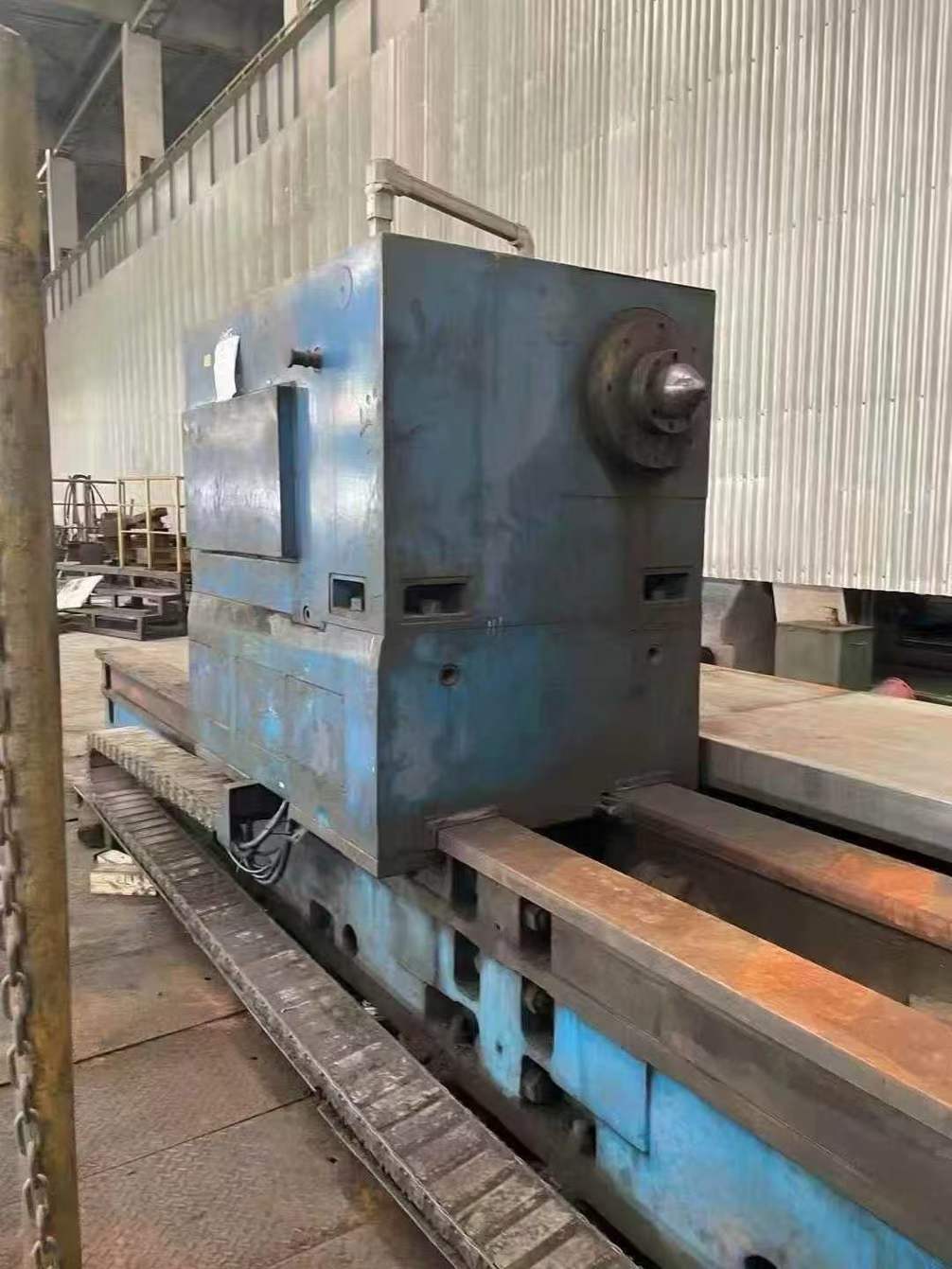 Qinghai Heavy 84140 × 8-meter CNC Roll Forming Machine, capable of handling 50 tons, Fanuc system.