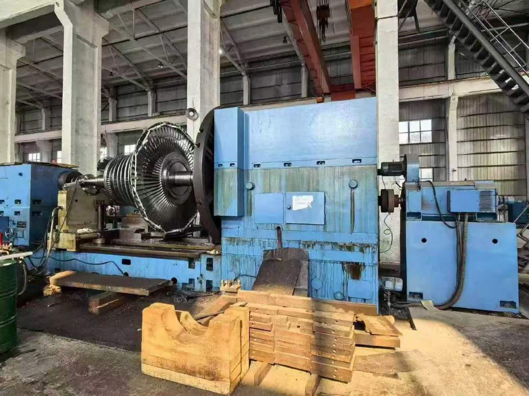 Qinghai 2.5 × 14 m CNC heavy horizontal lathe, capable of handling 63 tons, with Siemens system.
