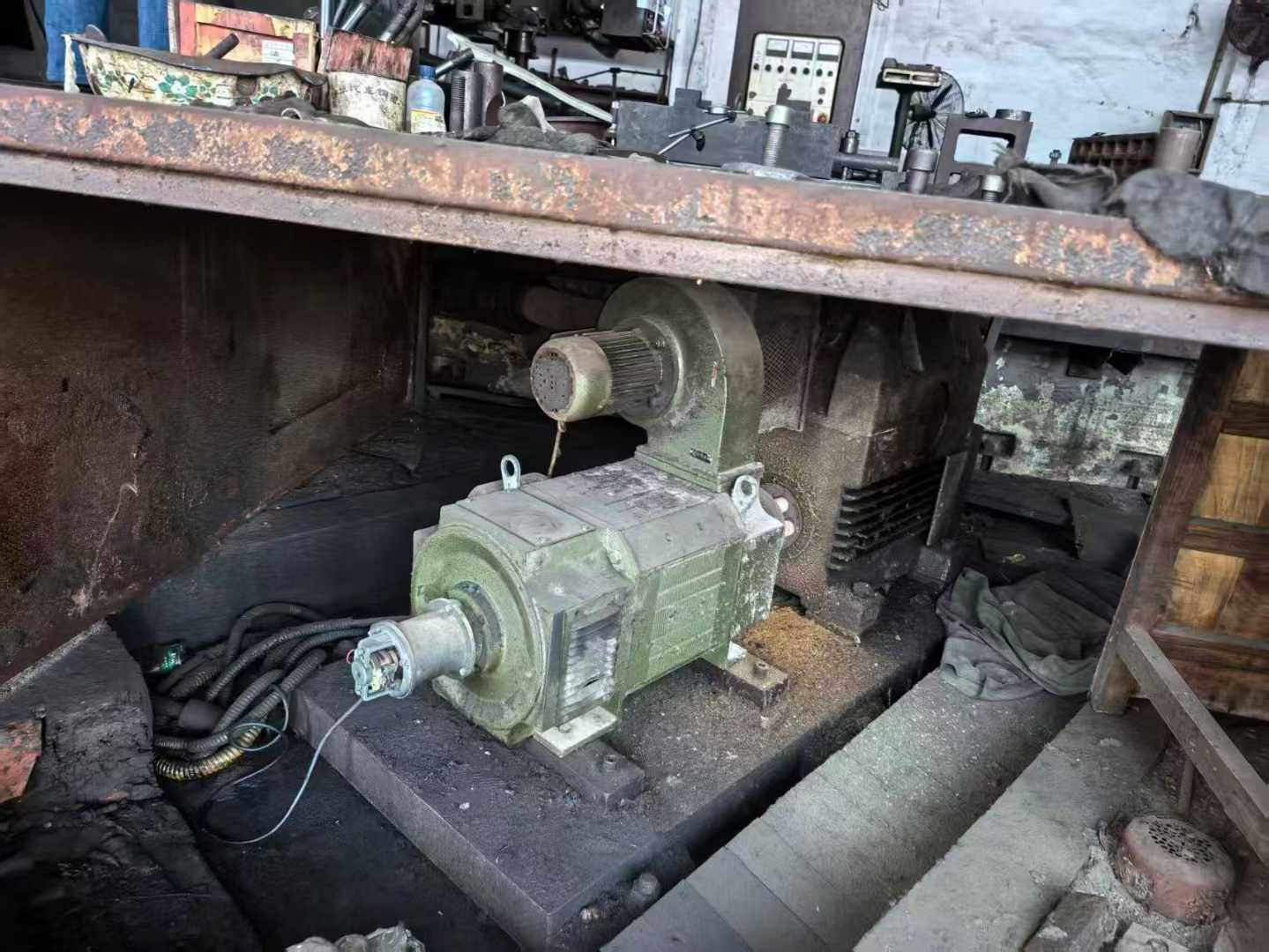 German Heckert Heavy-duty Portal Rail Grinding Machine.