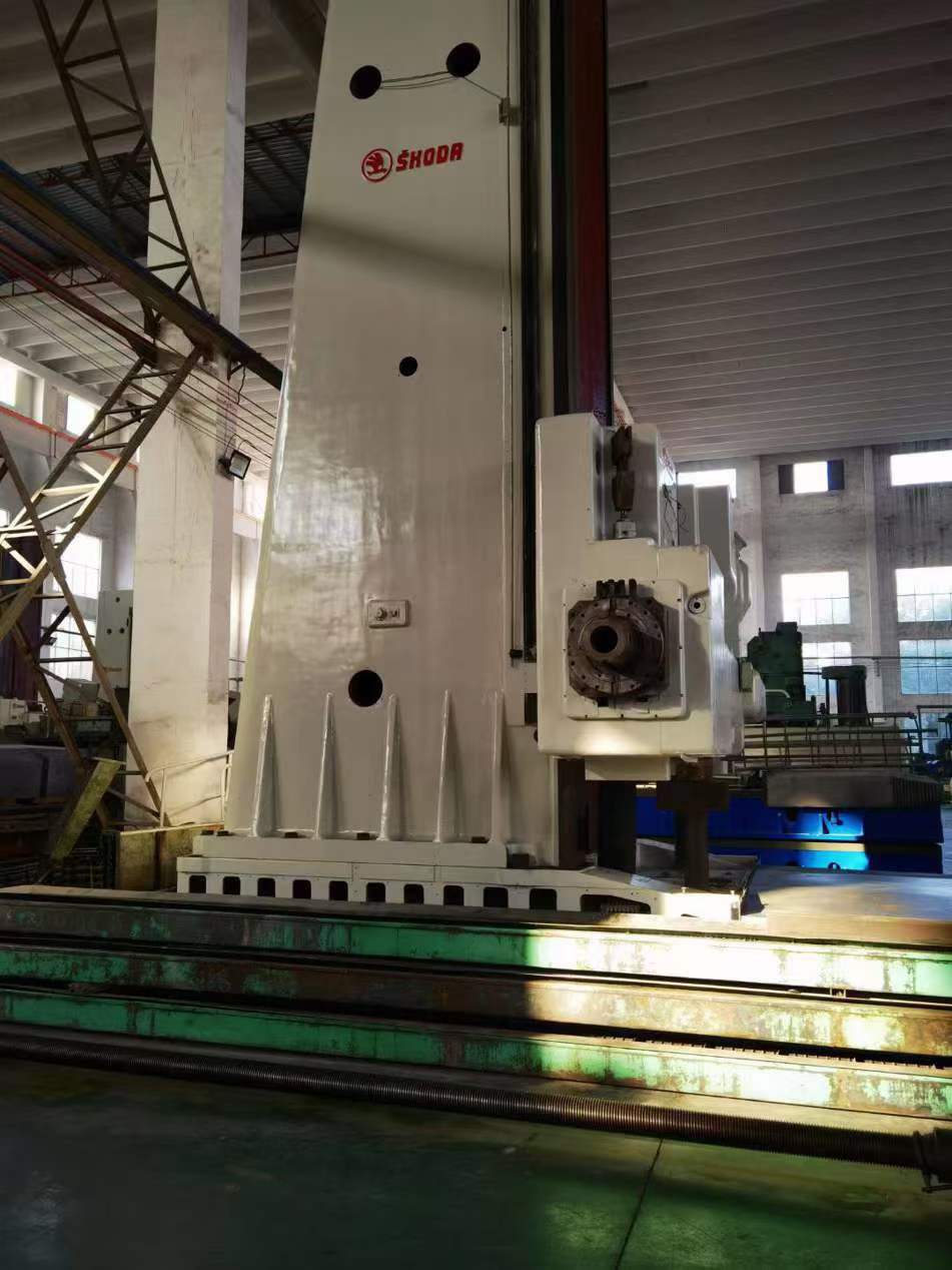 250 Skoda floor-type boring and milling machine! 6.15/18 meters! Return table: 4x4 meters.