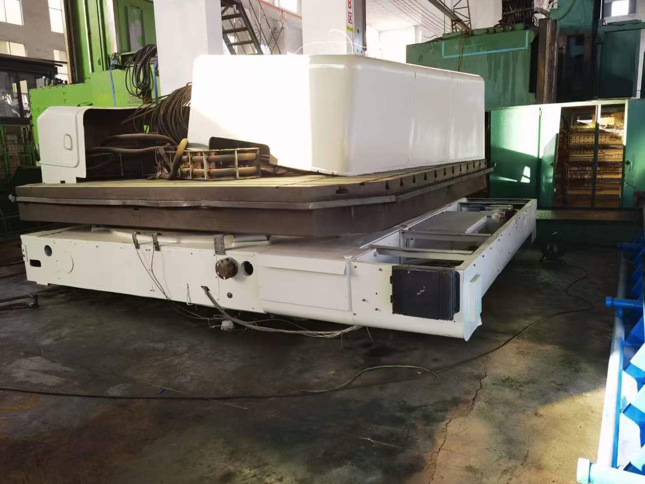 250 Skoda floor-type boring and milling machine! 6.15/18 meters! Return table: 4x4 meters.