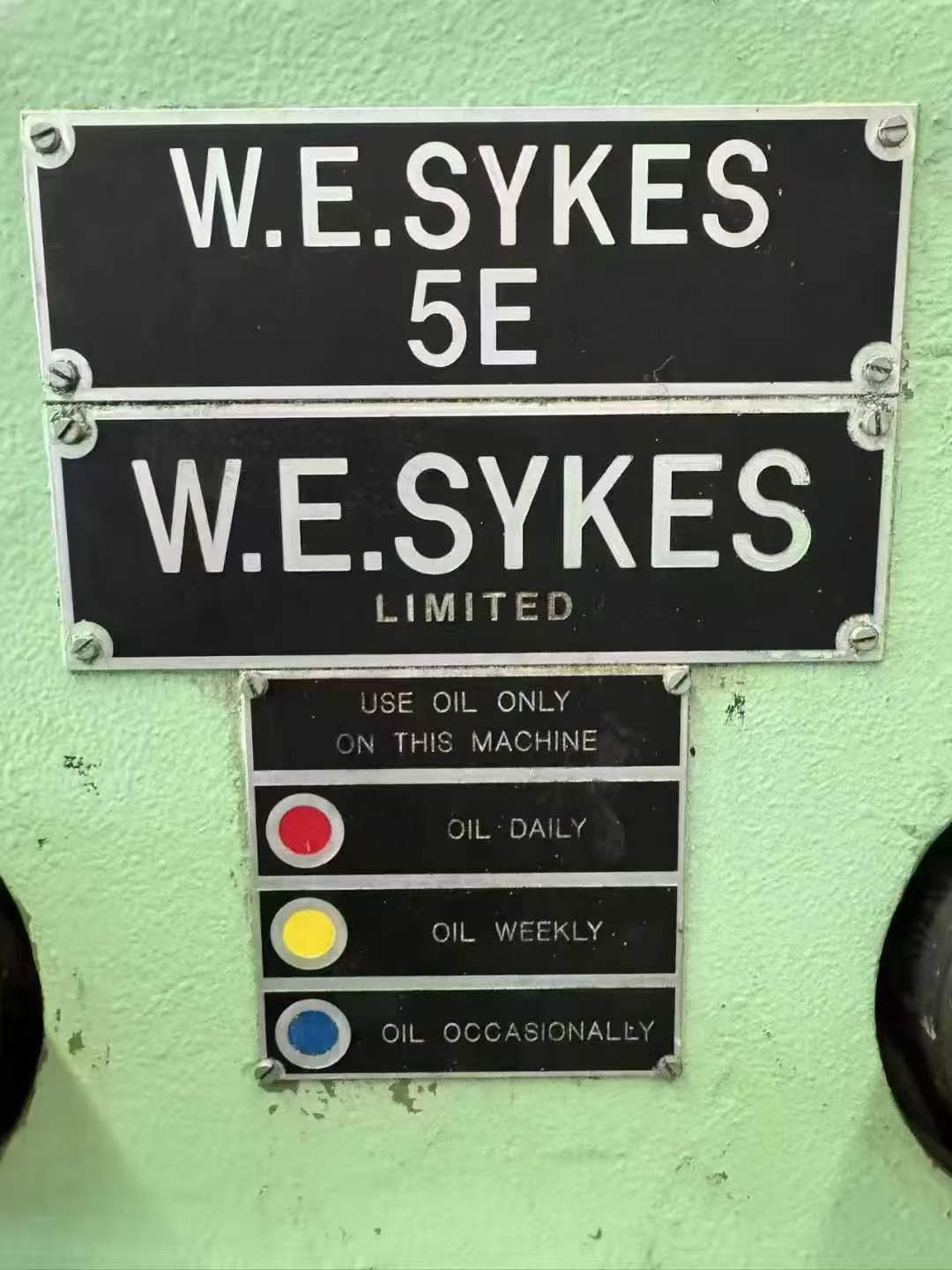 Sykes 5E horizontal broaching machine, 1.6 meters long, module size 16, tooth width 457.