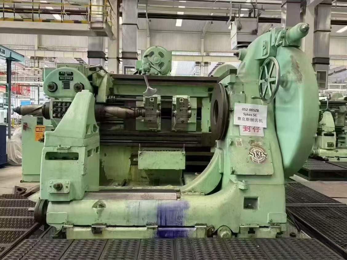 Sykes 5E horizontal broaching machine, 1.6 meters long, module size 16, tooth width 457.