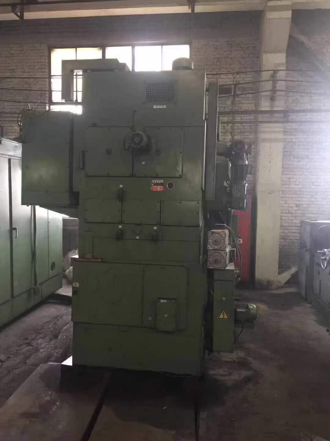 A 1.6-meter German Laurentz involute broaching machine!