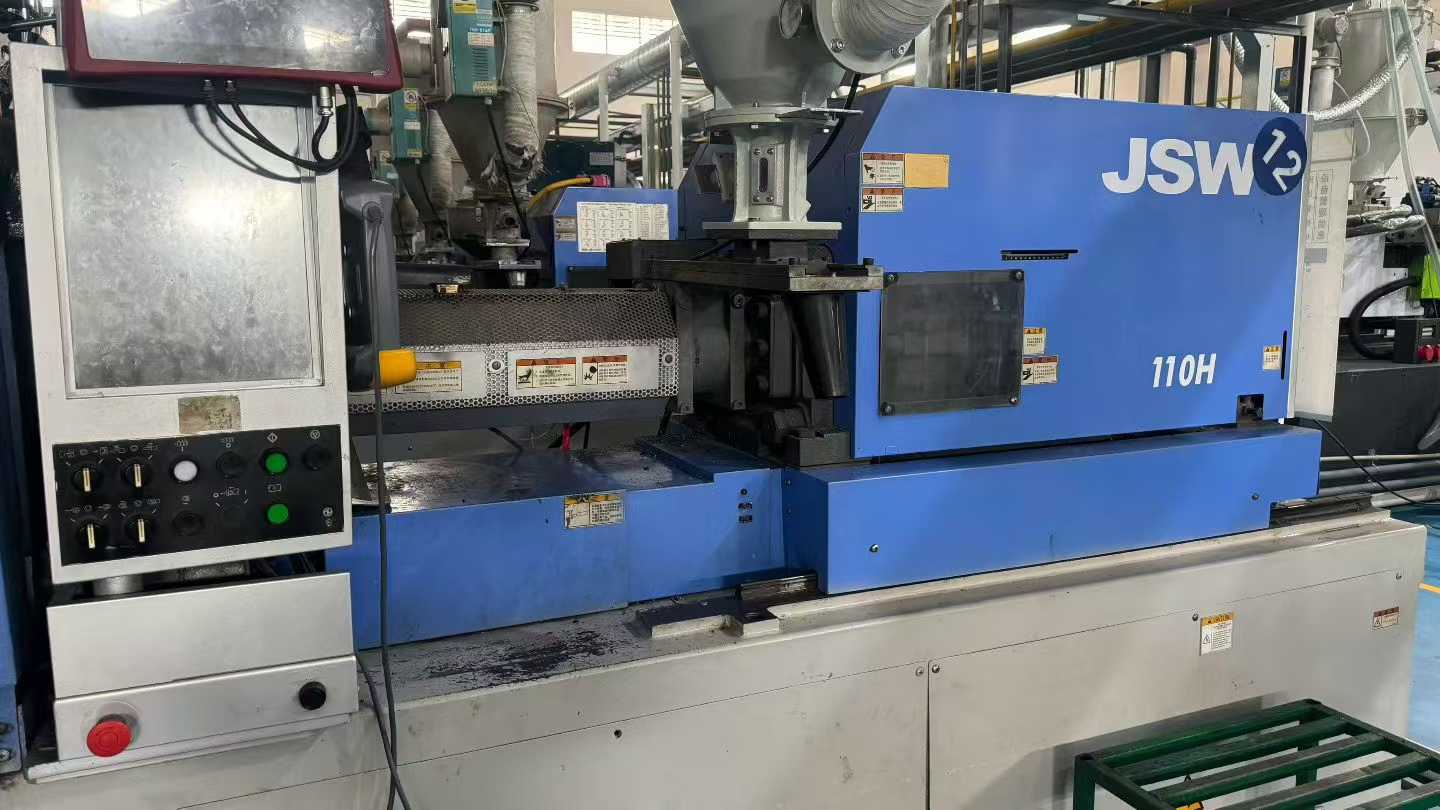 Nippon Steel J110AD/4 units, lower mold 460, screw rod 35, shot velocity 350.