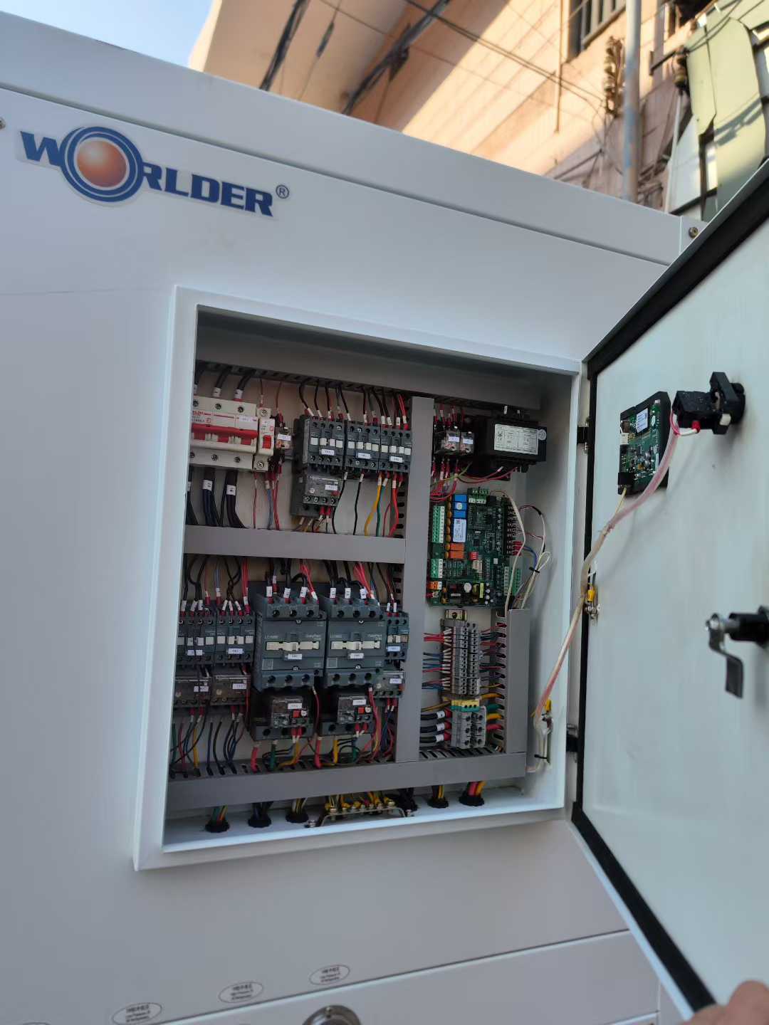 Industrial laser chiller, original equipment from 2023.