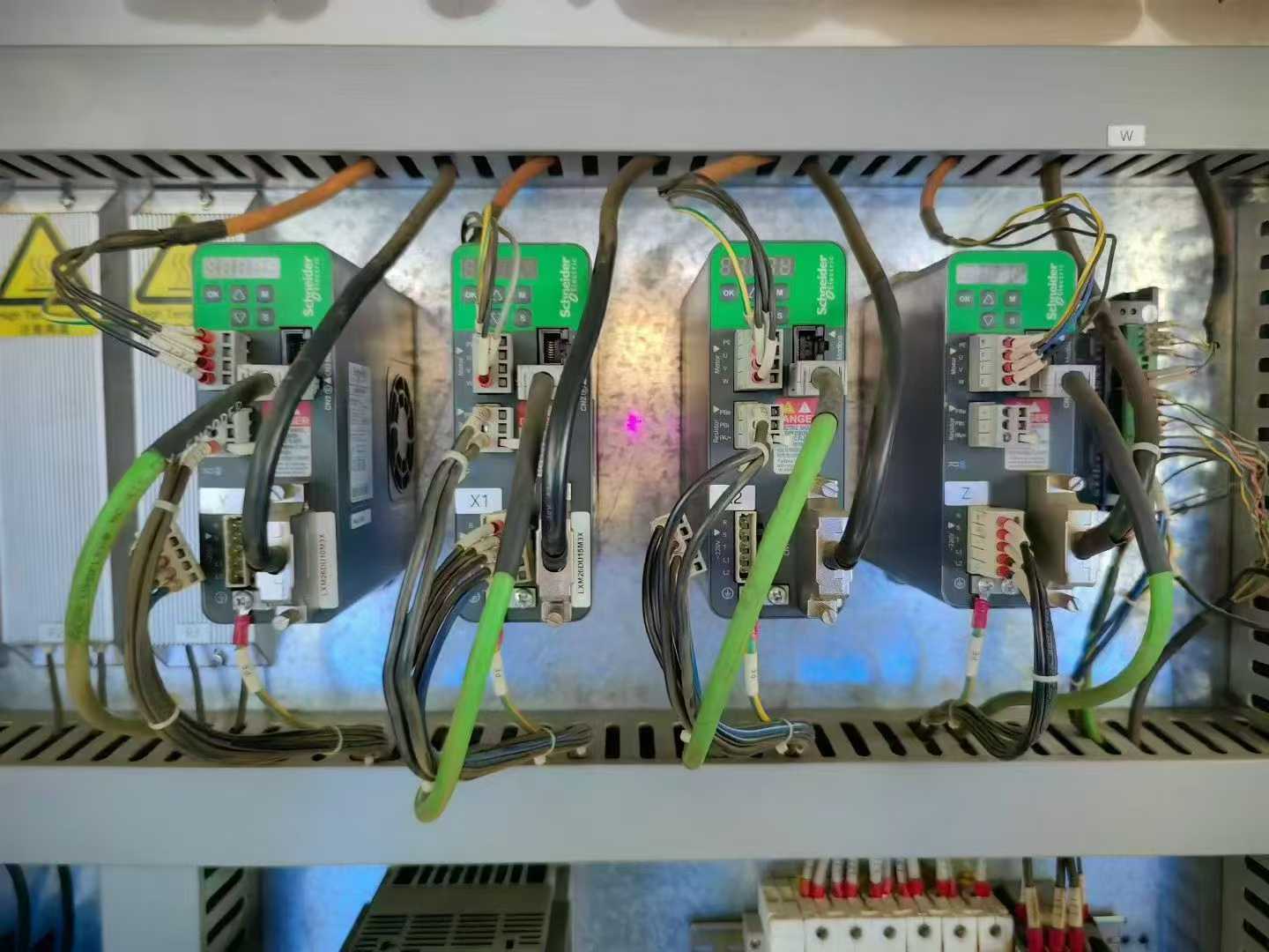 Laser 3015 exchange station.