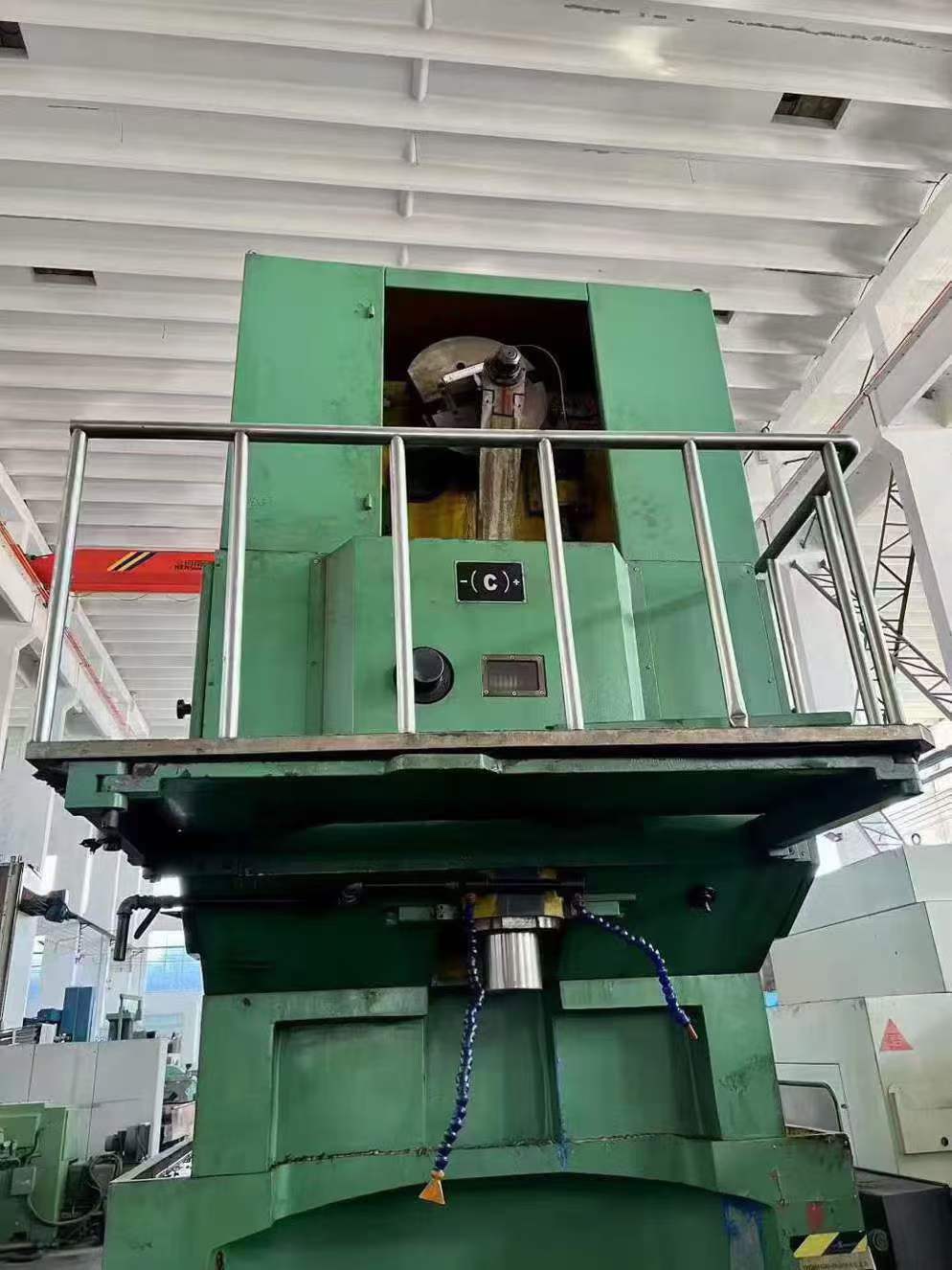 Wuhan Gewei 1.6 meters. CNC gear hobbing machine.