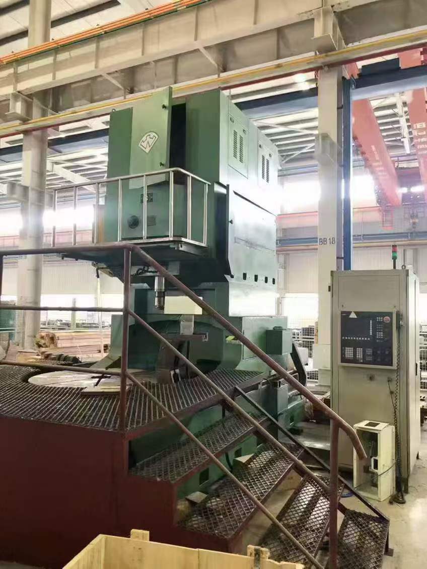 Wuhan Gewei 1.6 meters. CNC gear hobbing machine.