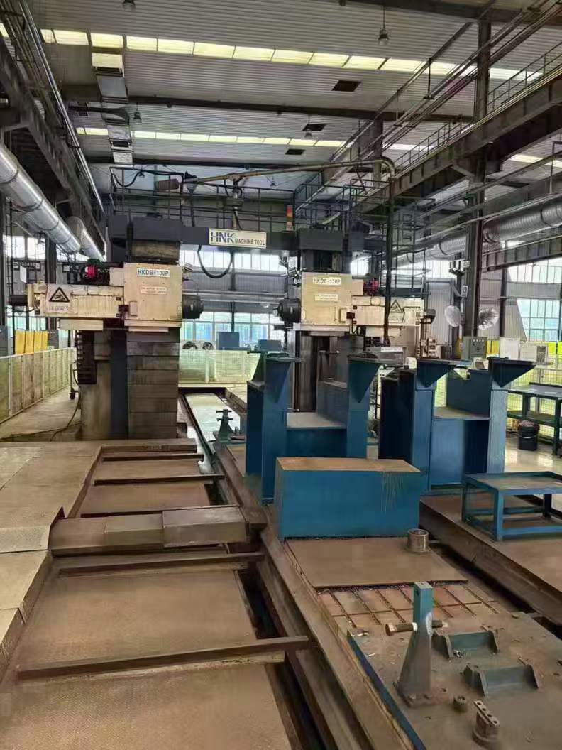 CNC head-end boring and milling processing center.