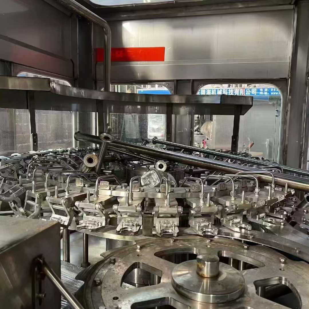 32 units, 38 caliber, virtually brand-new 2023 beverage filling machines with liquid nitrogen injection equipment.