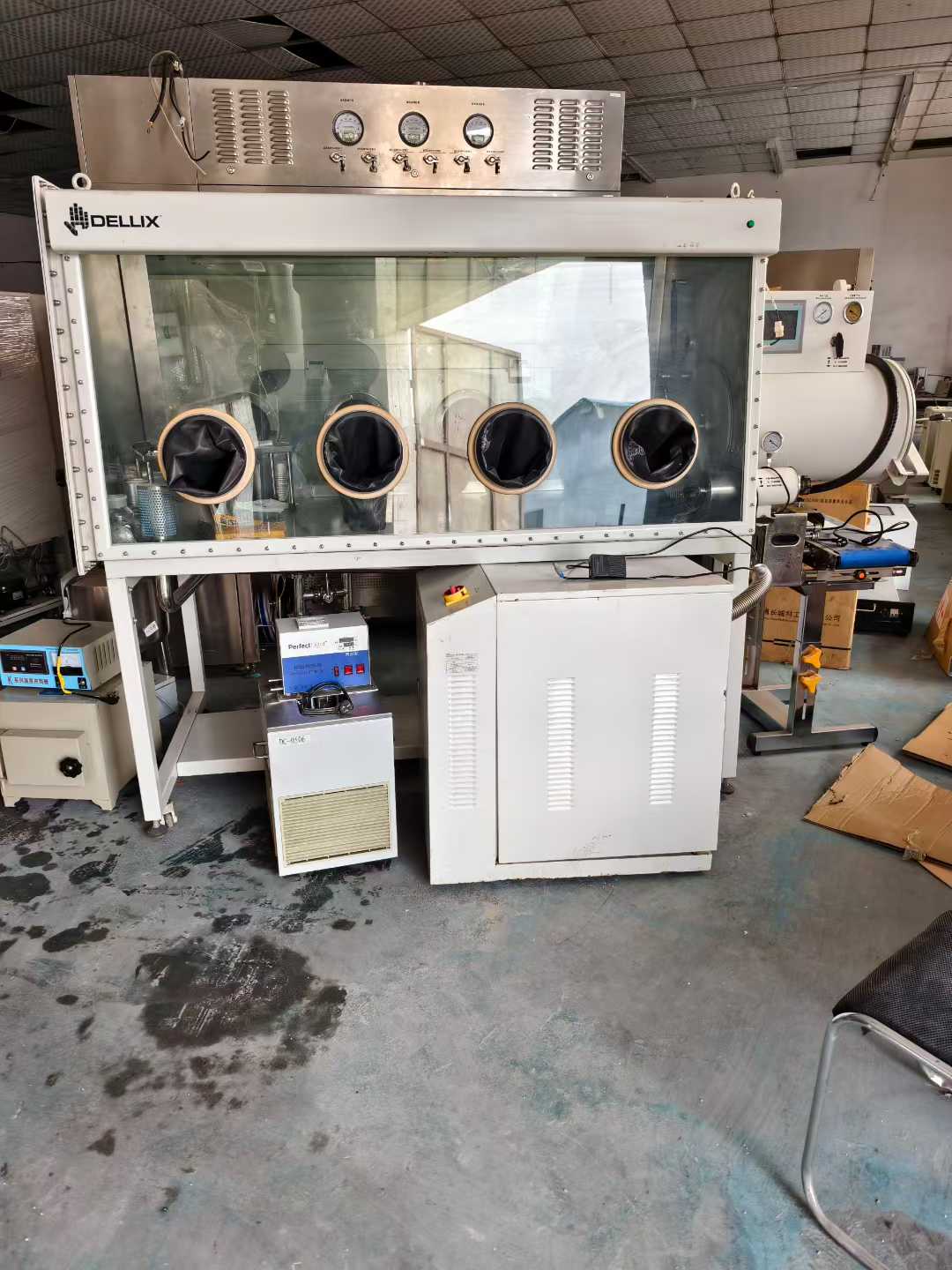 Biochemical incubators, drying chambers, glove boxes.