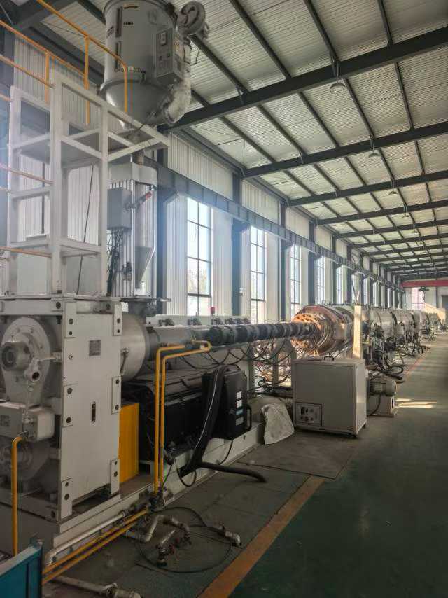 Jin Wei Ma Fei He 315-630 PE production line.