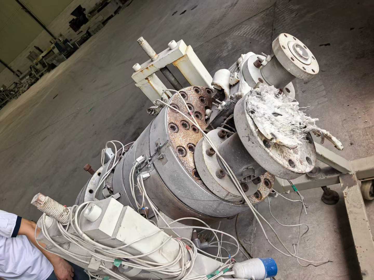 75-250PE three-layer co-extrusion water supply pipe production line.