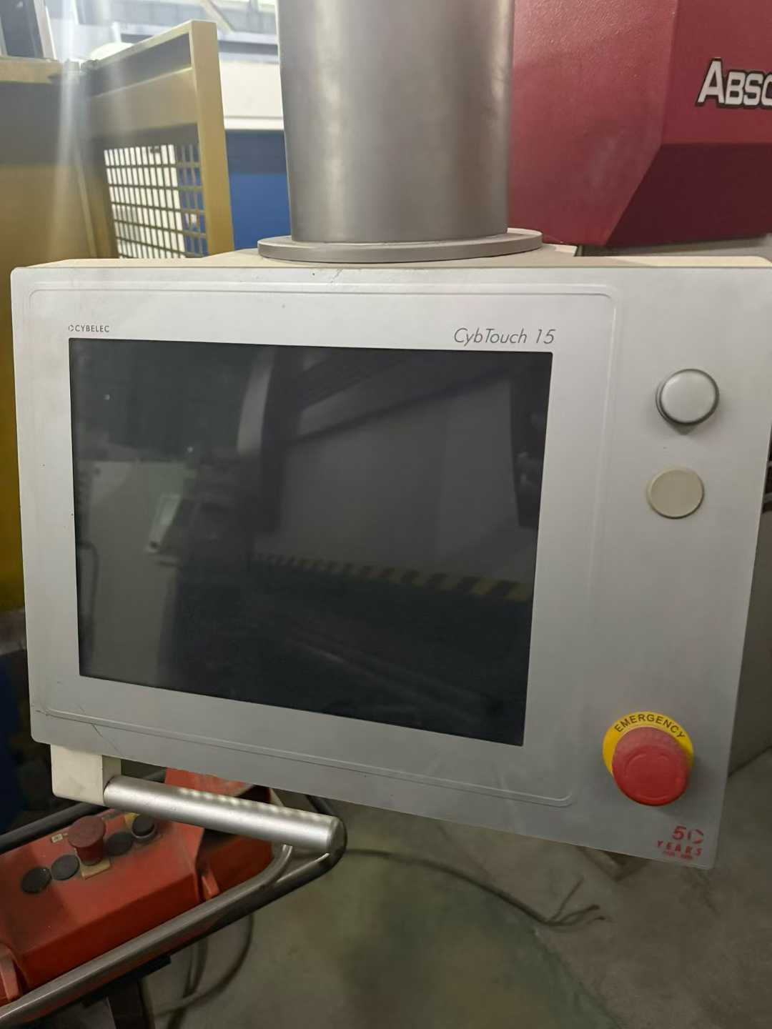 Italian Geos 200 tons, 4 meters, hybrid oil and electric.➕ 1-axis CNC bending machine with top-of-the-line Swiss Stork CT15 CNC system.