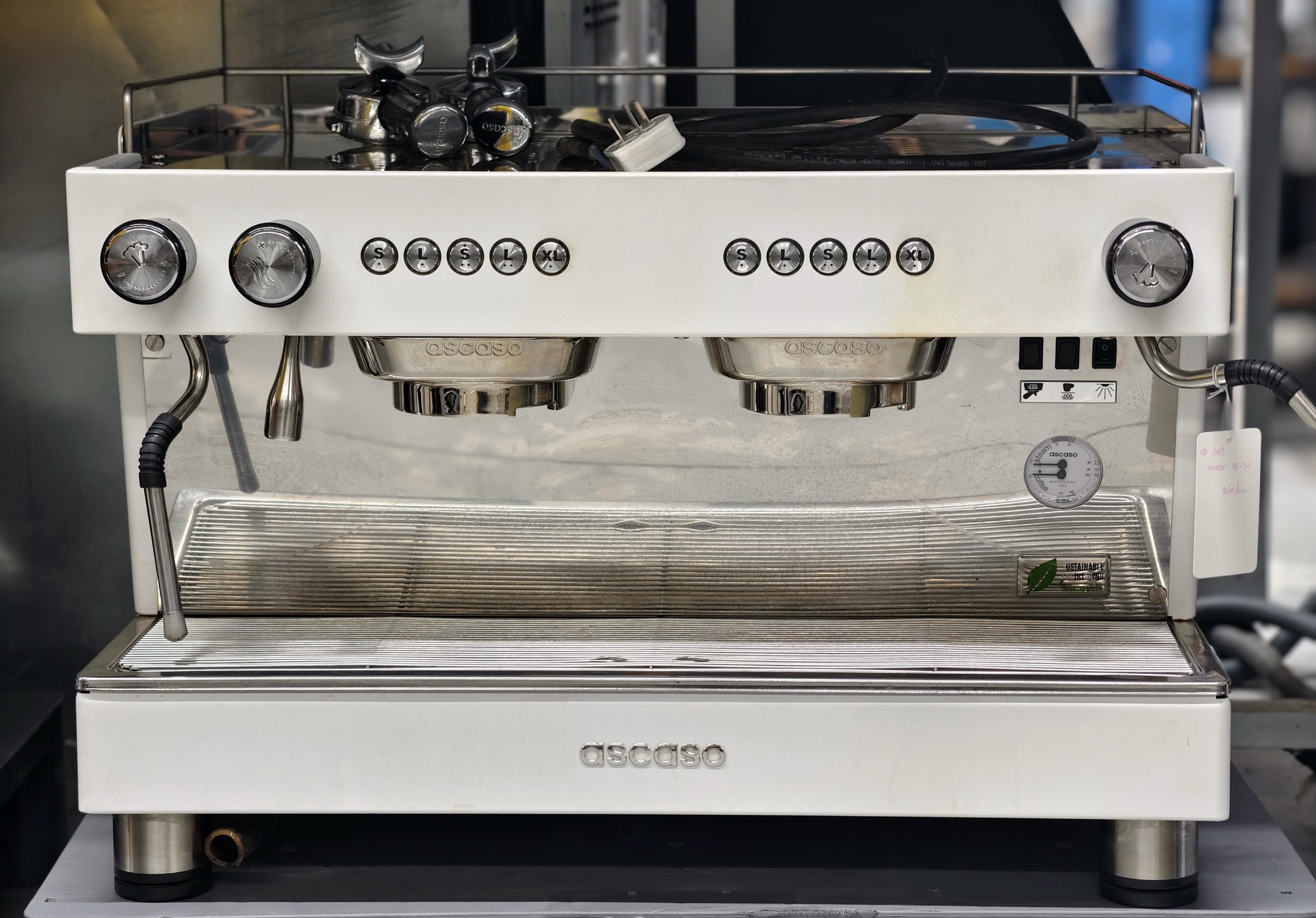 Ascaso coffee machine! Compact boiler system. Rotary pump.