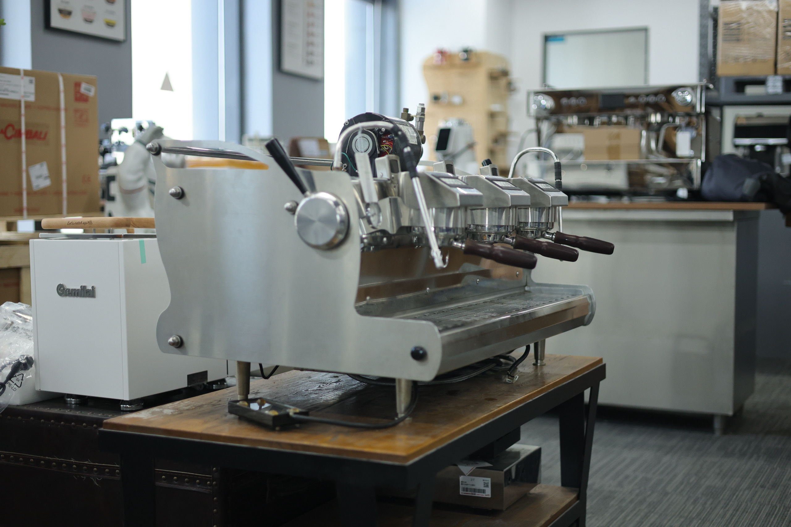 American-imported SYNESSO tri-head coffee machine.