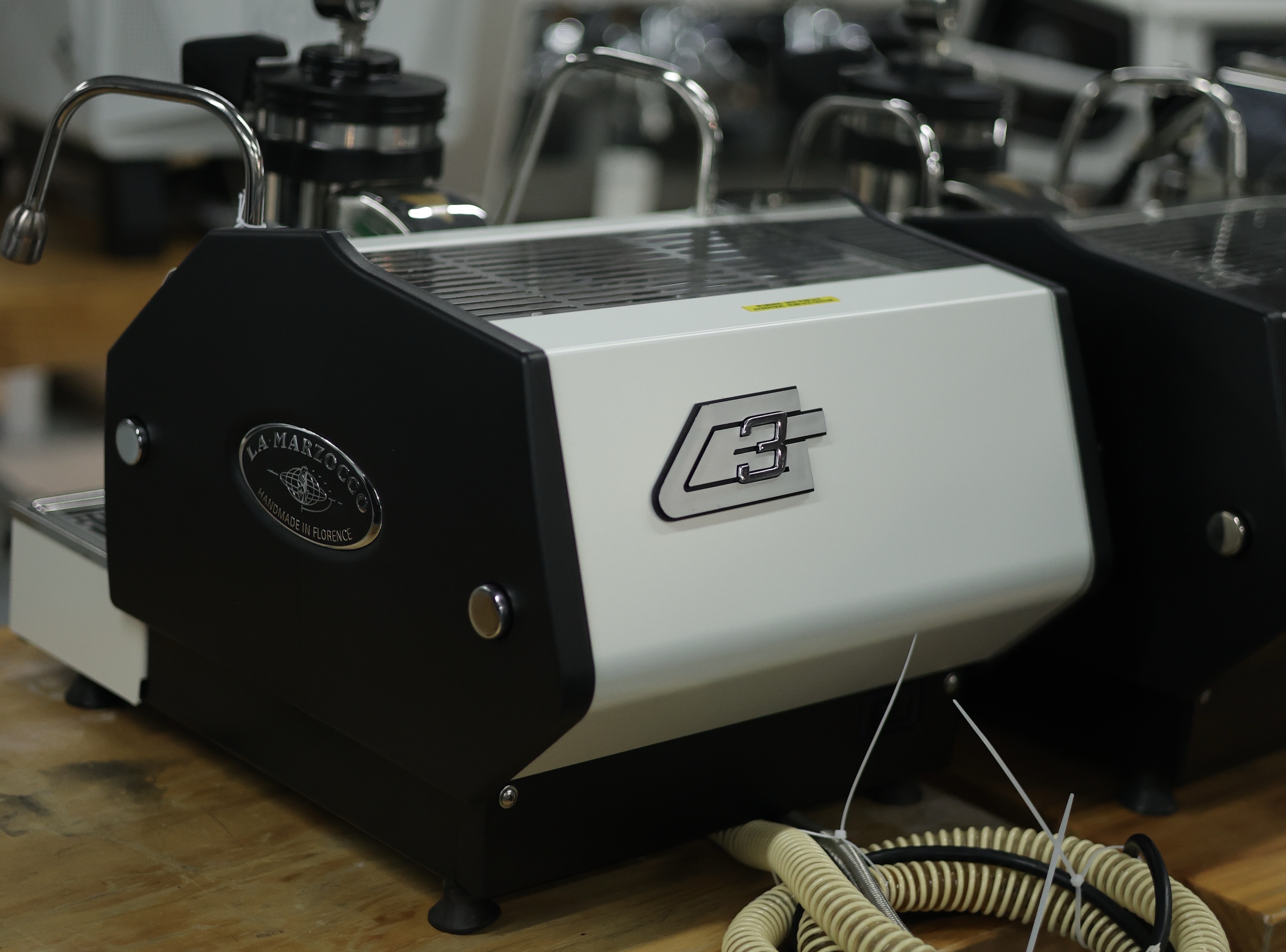 2017 Hot Mama GS3 coffee machine. Saturated brewing head. Dual-filter configuration.