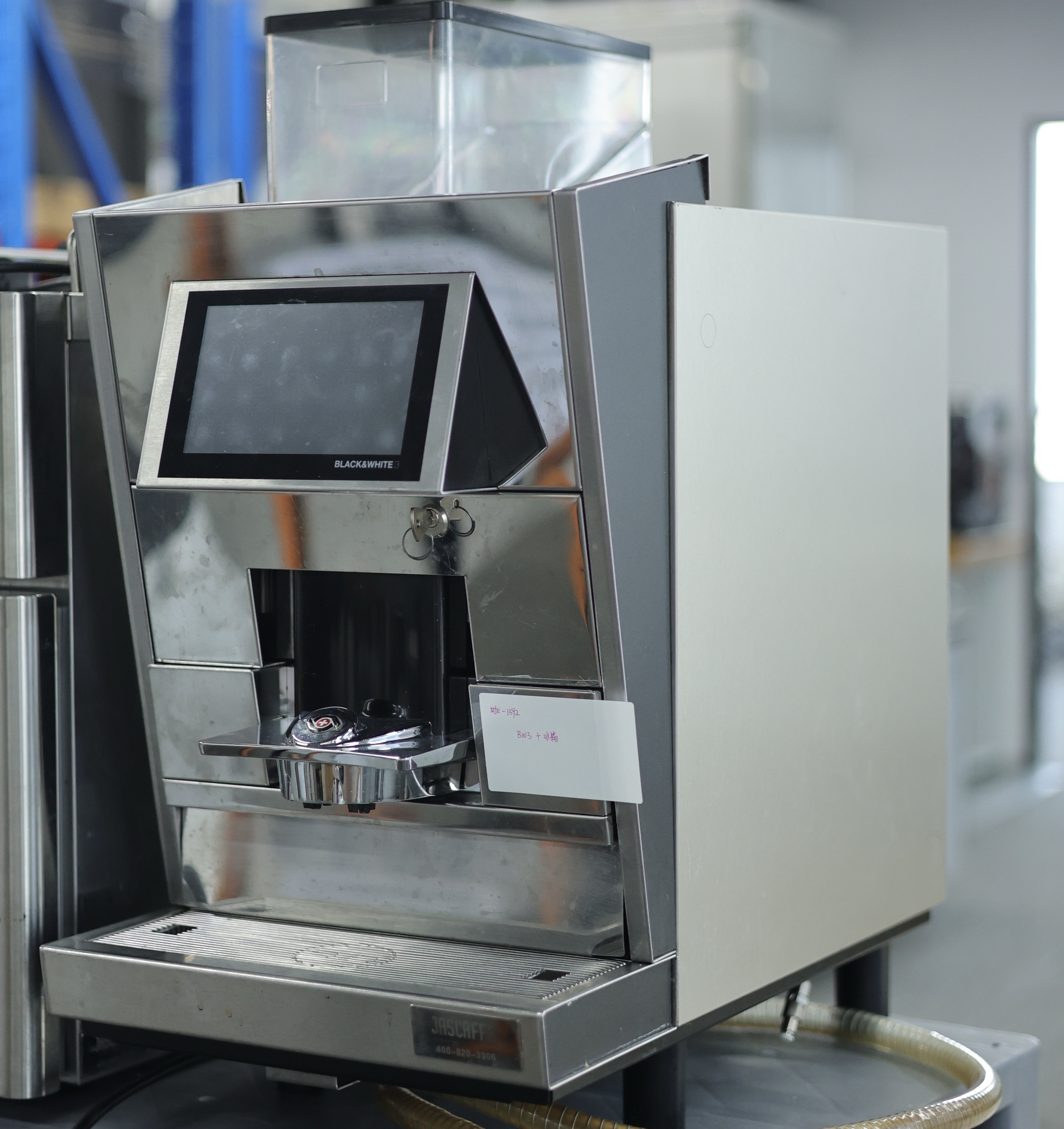 The Swiss themplay coffee machine. Model: bw3 Same brand as Starbucks.