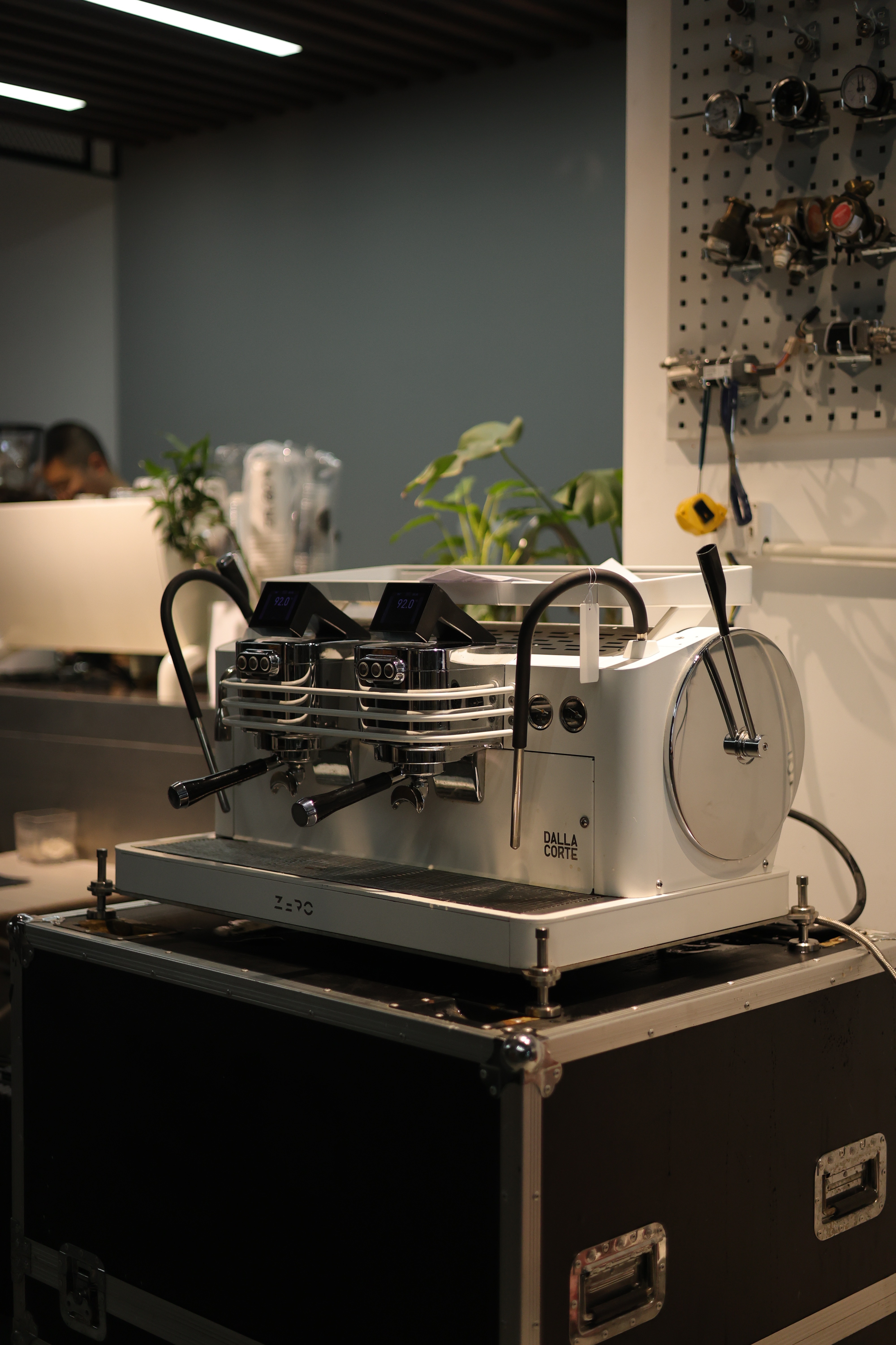 Italian, Dallacorte coffee machine! From 2022, with multiple boilers and temperature adjustment capabilities!