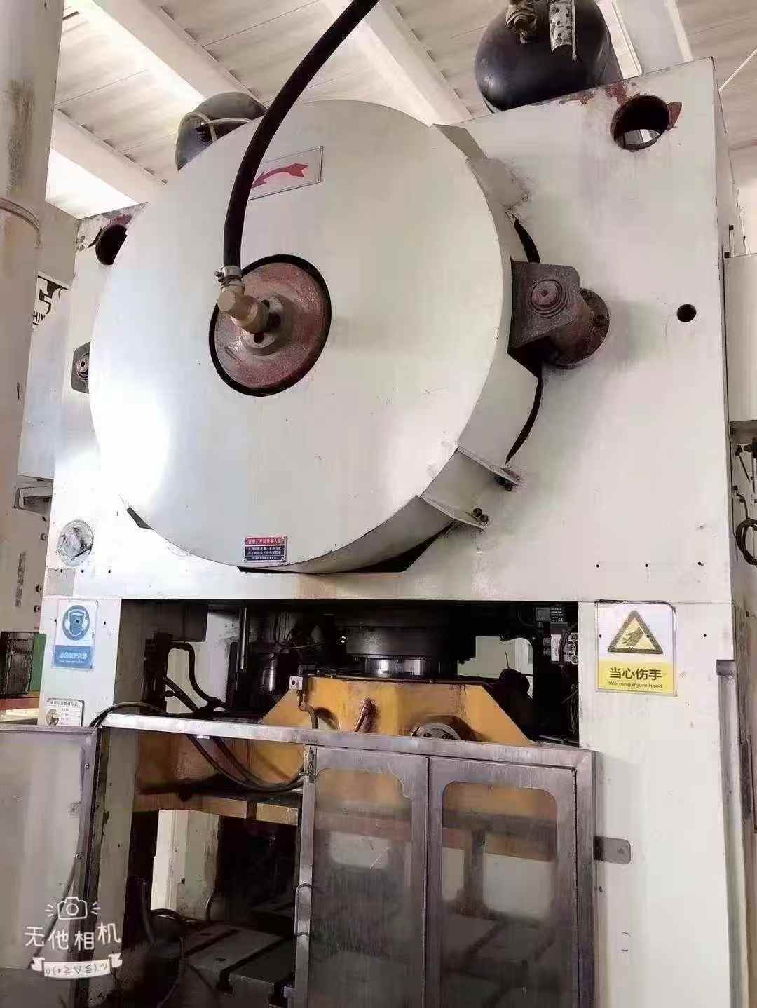 Taiwan Dongtai 110-ton, Dragon Gate high-speed press brake, stroke 60.