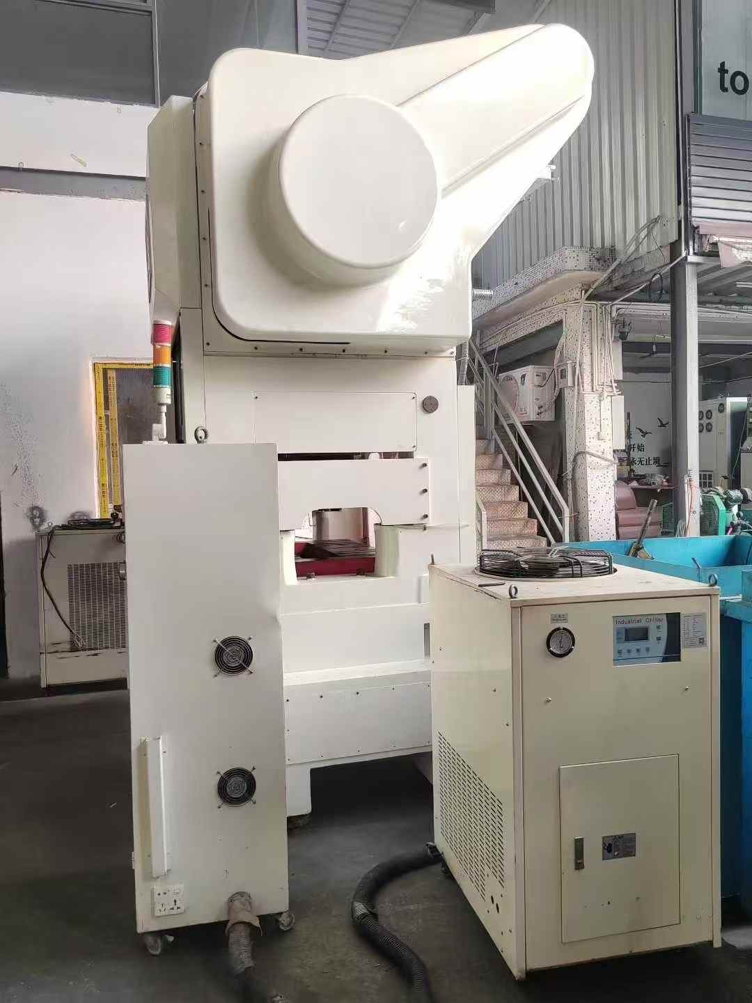 Rui Li Longmen High-Speed Punch Press, 65 tons, stroke 25 mm. Speed: 150-800 strokes per minute.