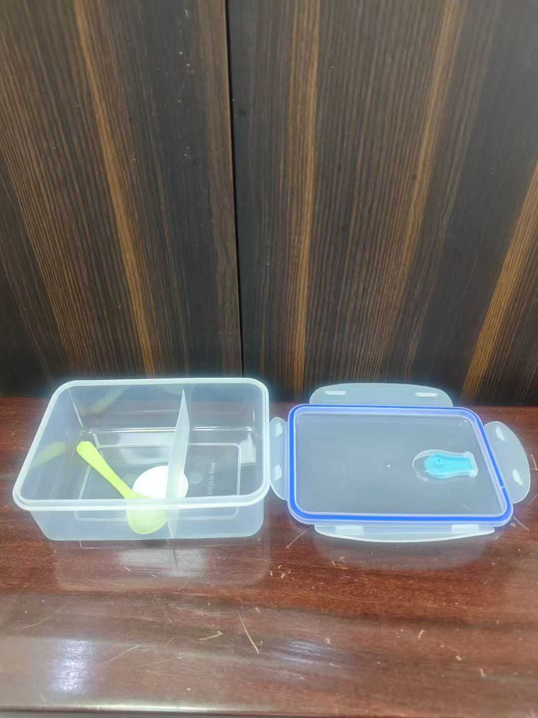 Second-hand molds are sold at low prices.