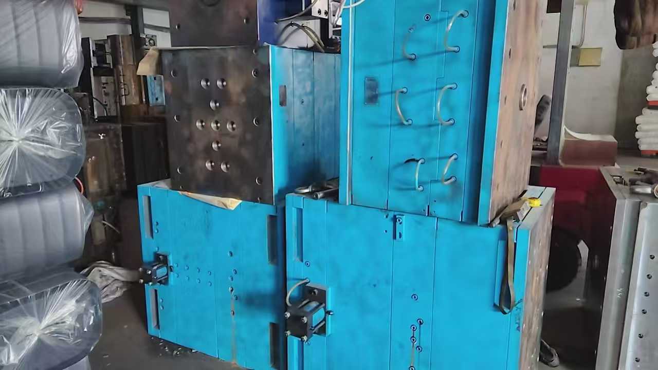 Used cold fan mold for sale.