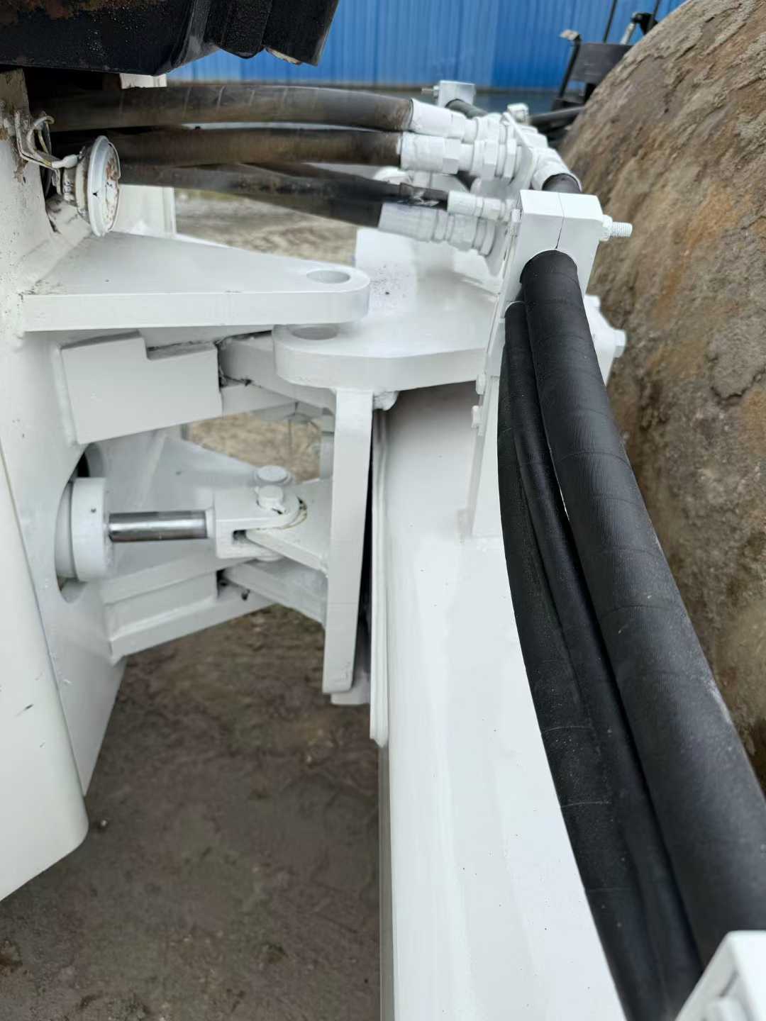 Imported Ingersoll-Rand SD150D single-steel-wheel roller, 15 tons, fully hydraulic, dual-drive system, genuine earthmoving vehicle.