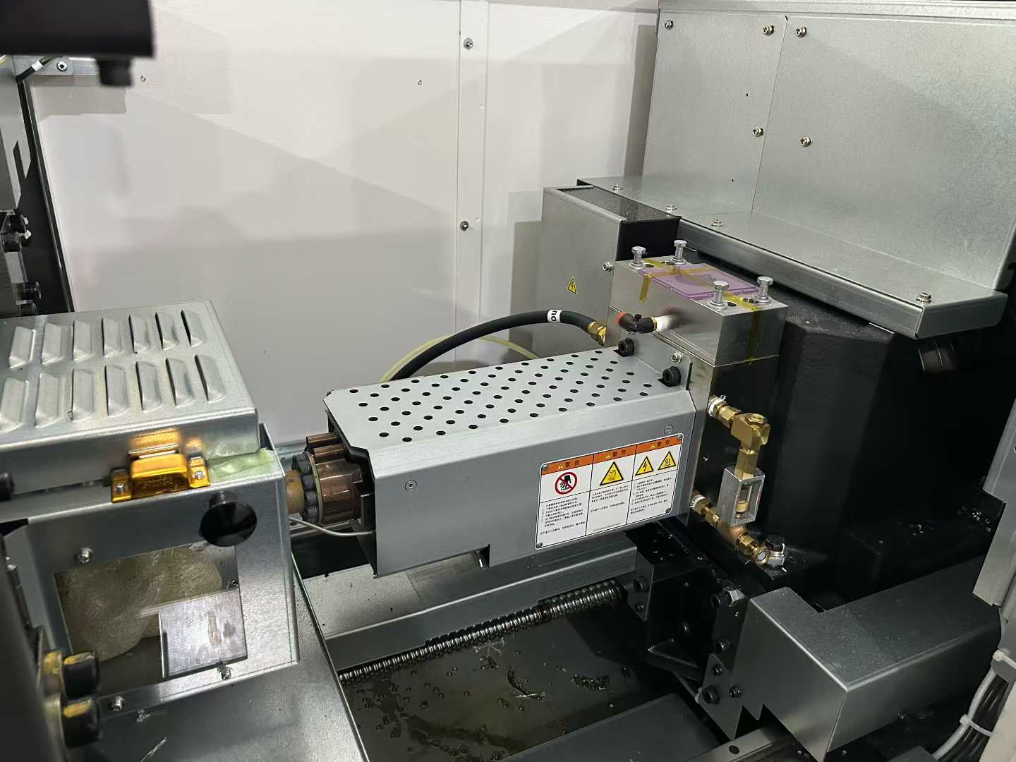 A batch of FANUC 30B and 30A optical electric injection molding machines, with exceptionally well-maintained machinery.