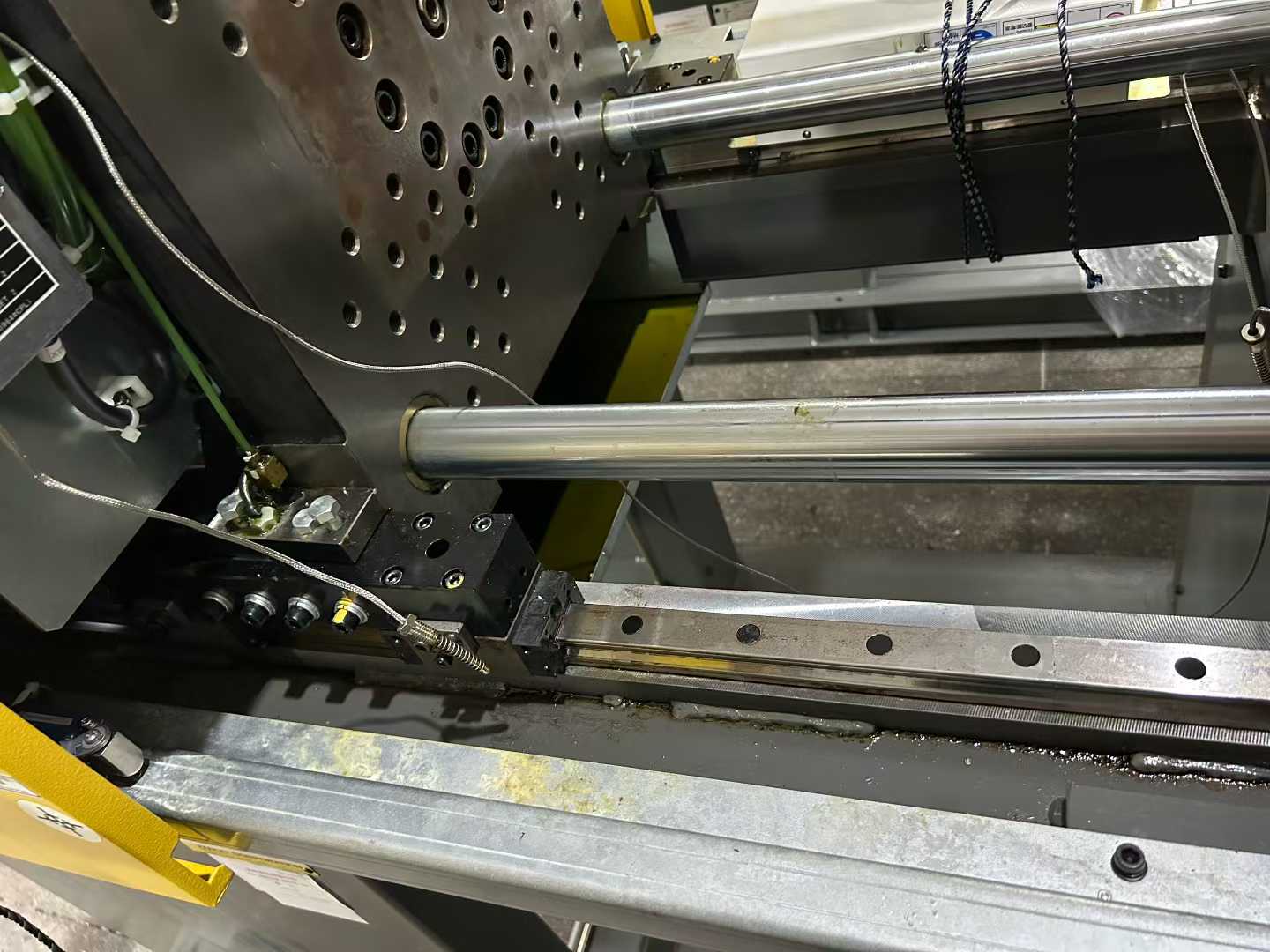 A batch of FANUC 30B and 30A optical electric injection molding machines, with exceptionally well-maintained machinery.